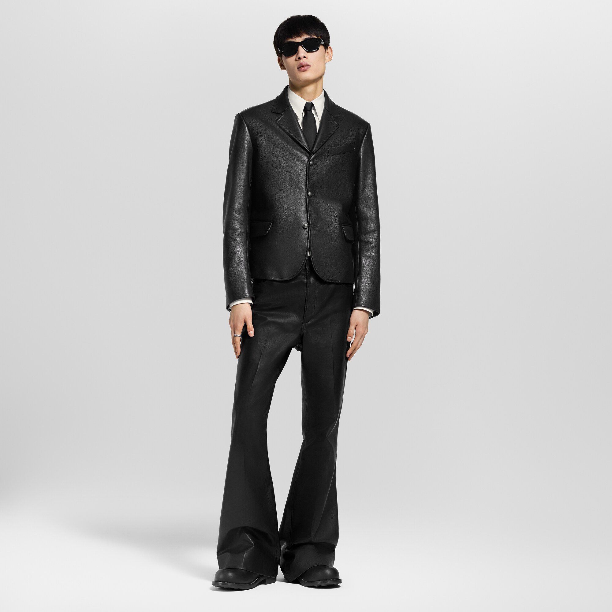 Ausgestellte Hose aus Leder  Herren Ready to Wear Hosen | LOUIS VUITTON (Zoom)