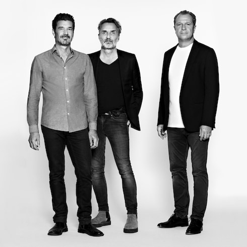 Belt Bar Stool Outdoor von Atelier Oï Trunks, Reisen und Wohnen Wohnen und Art of Dining Designmöbel | LOUIS VUITTON