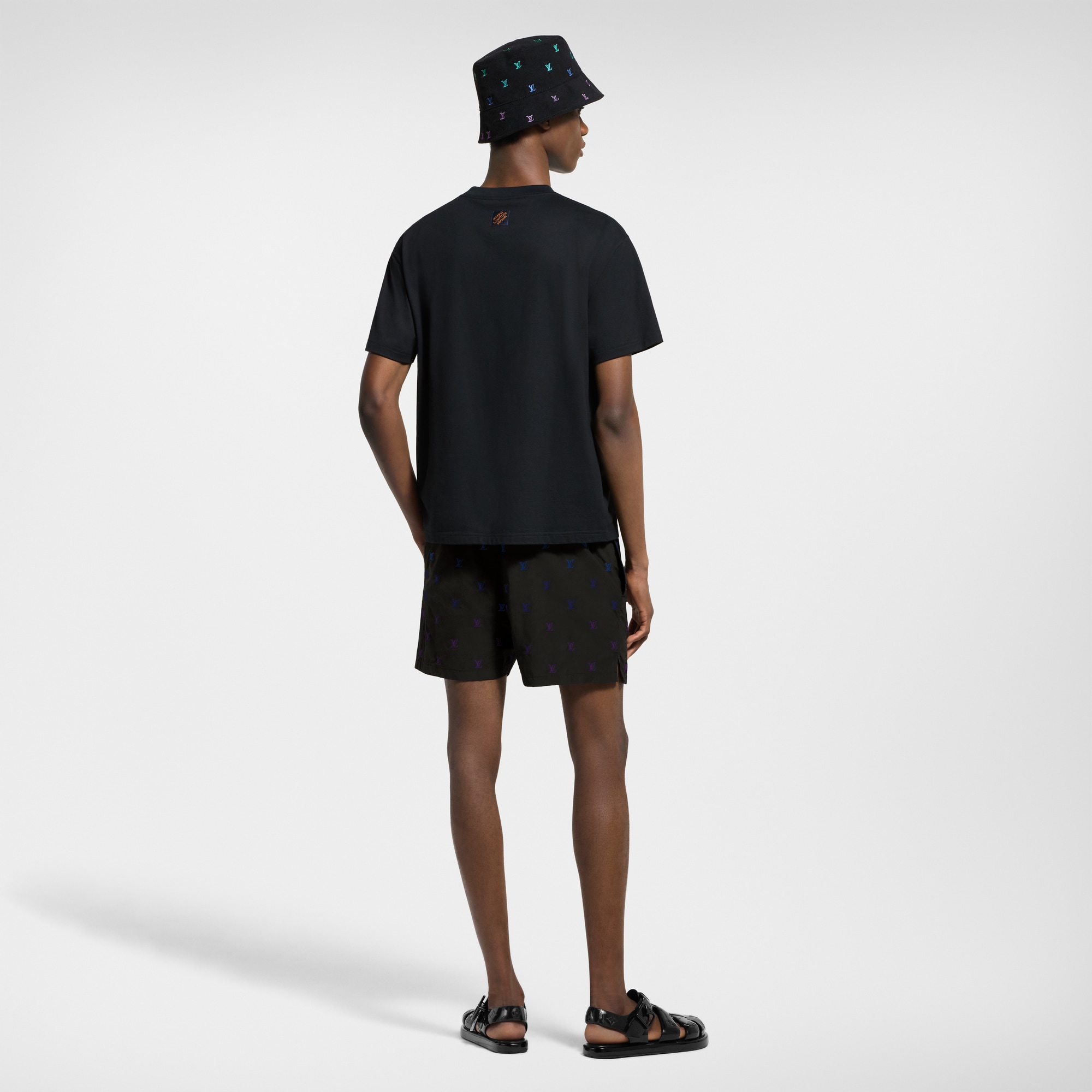 Bestickte Badeshorts mit LV Blason-Motiv und Farbverlauf  Herren Ready to Wear Bademode | LOUIS VUITTON (Zoom)