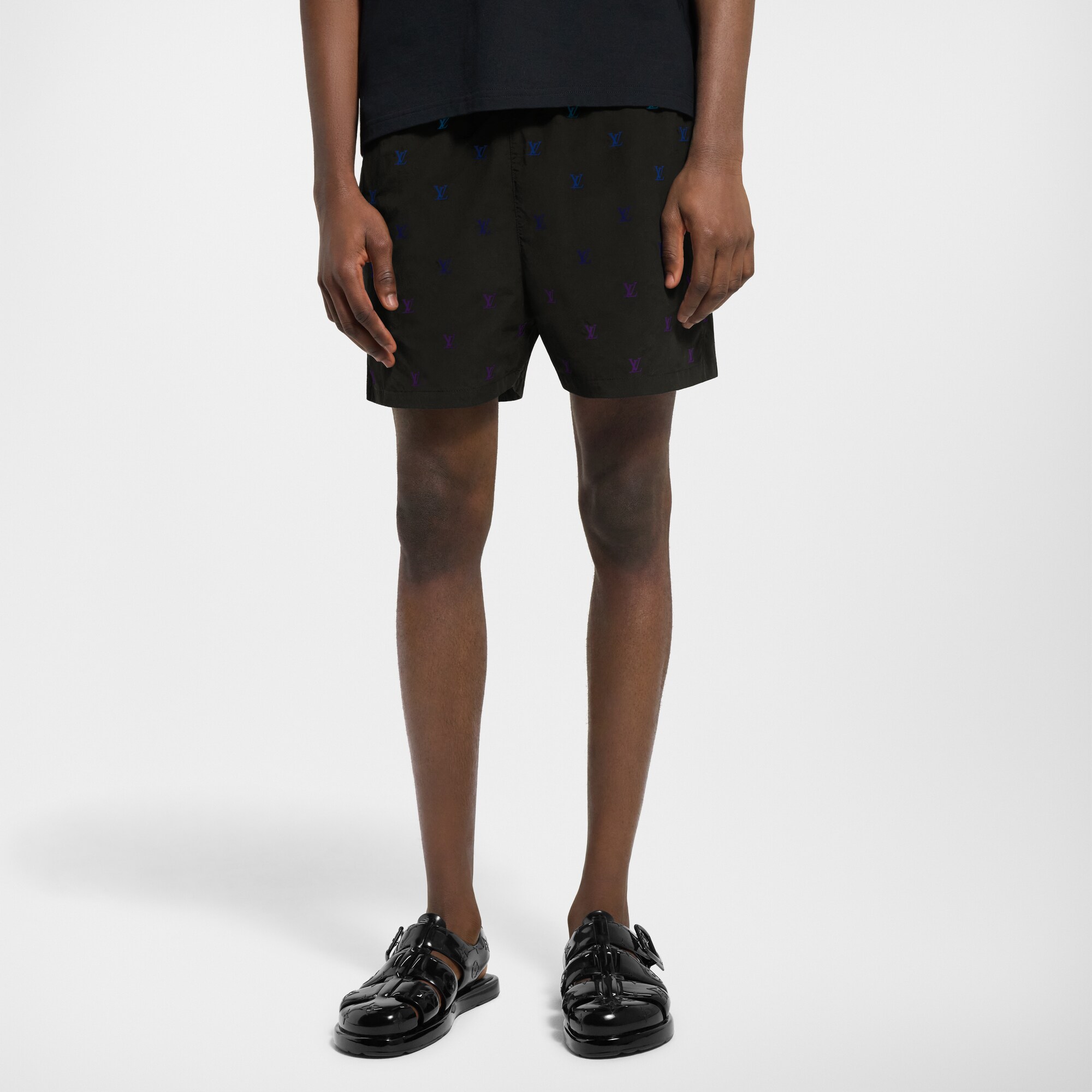 Bestickte Badeshorts mit LV Blason-Motiv und Farbverlauf  Herren Ready to Wear Bademode | LOUIS VUITTON (Zoom)