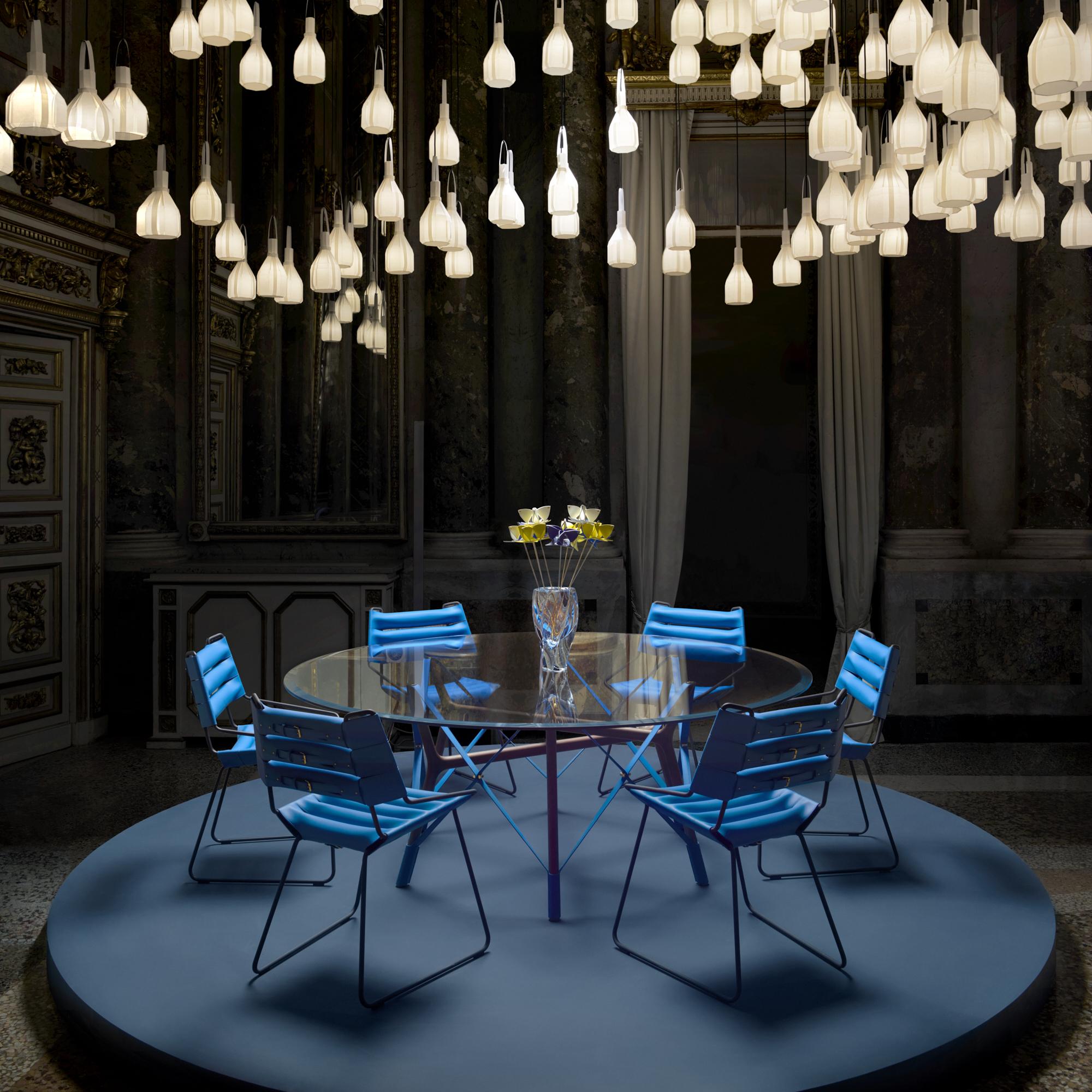 Blossom Vase von Tokujin Yoshioka  Trunks, Reisen und Wohnen Wohnen und Art of Dining Dekoration | LOUIS VUITTON (Zoom)