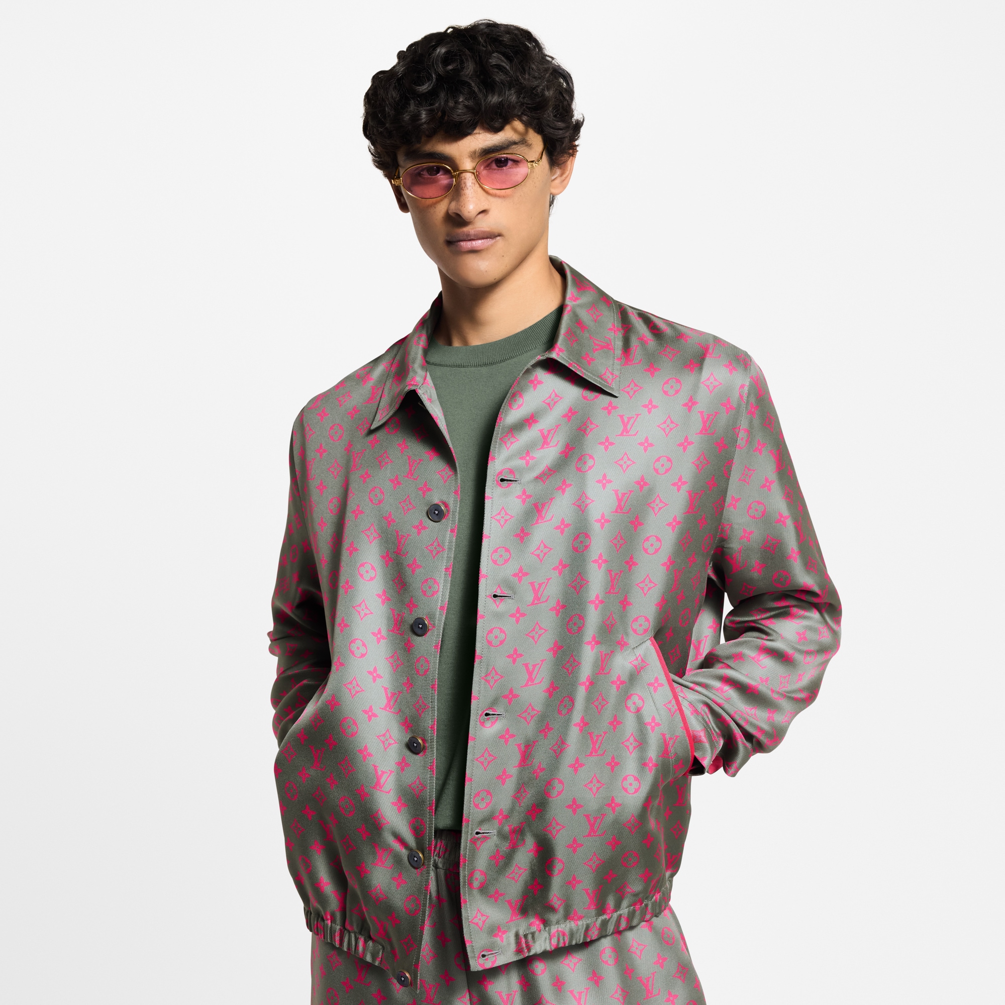 Blouson aus Seide mit Monogram Glow-Motiv  Herren Ready to Wear Jacken und Mäntel | LOUIS VUITTON (Zoom)
