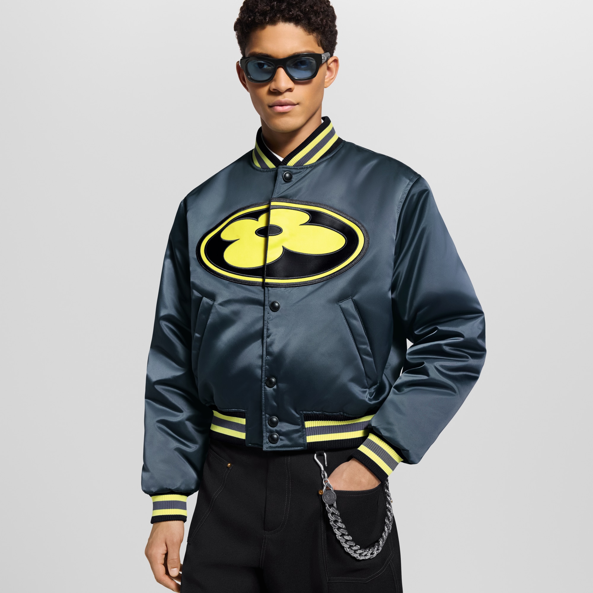 Blouson im Baseball-Stil aus Satin  Herren Ready to Wear Jacken und Mäntel | LOUIS VUITTON (Zoom)