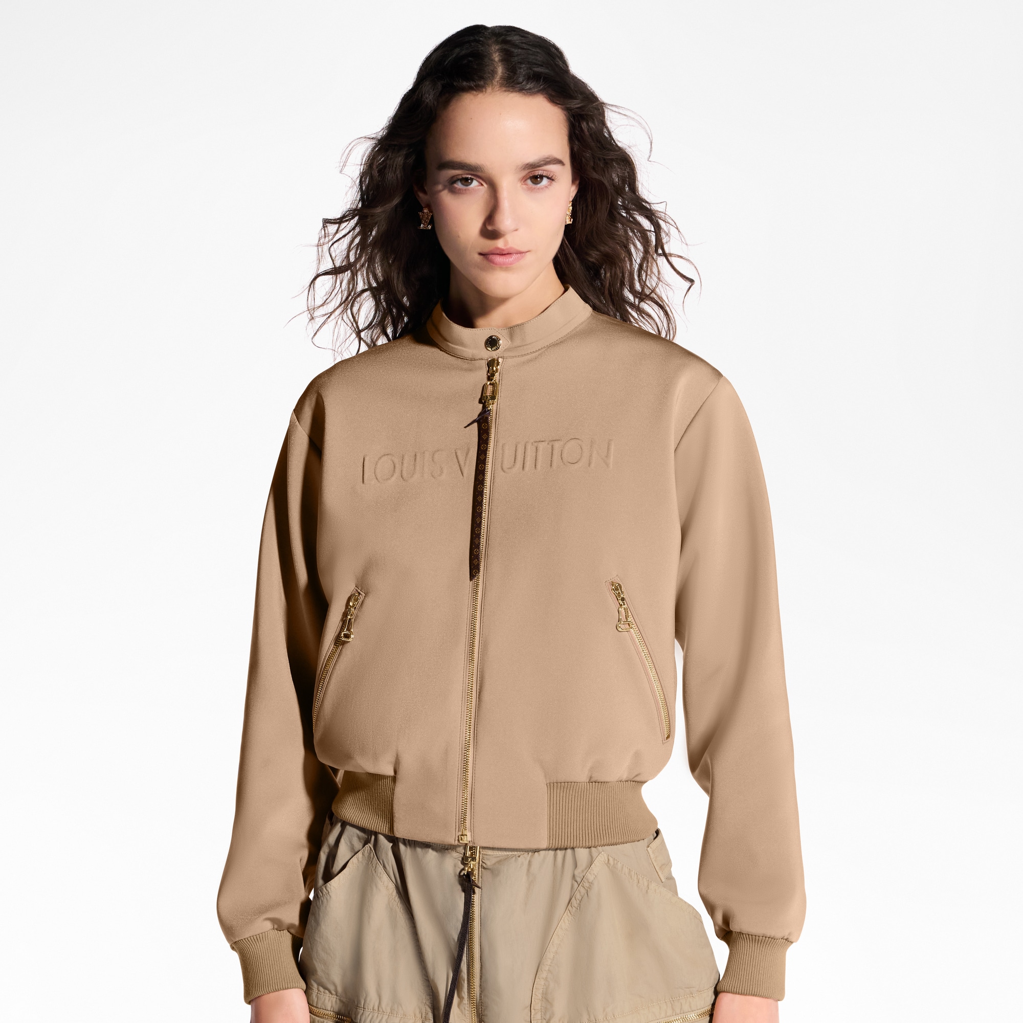 Bomberjacke mit 3D Louis Vuitton Signatur  Damen Ready to Wear Mäntel und Jacken | LOUIS VUITTON (Zoom)