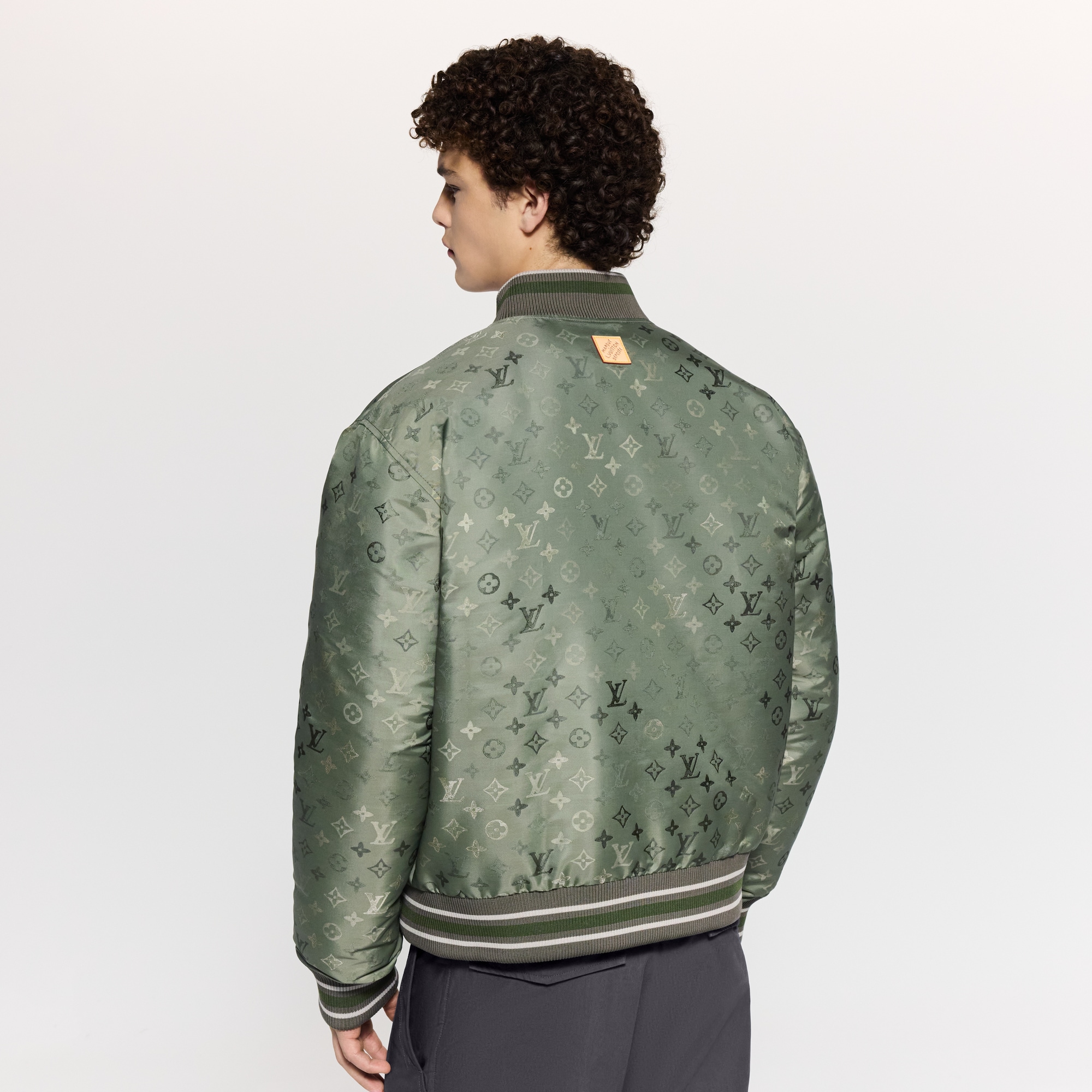 Bomberjacke mit Monogram-Motiv  Herren Ready to Wear Jacken und Mäntel | LOUIS VUITTON (Zoom)