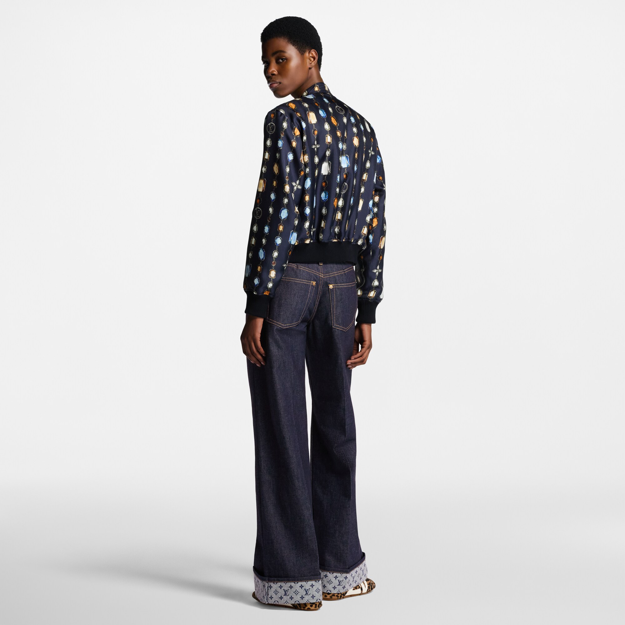 Bomberjacke zum Wenden mit Halsketten-Motiv  Damen Ready to Wear Mäntel und Jacken | LOUIS VUITTON (Zoom)
