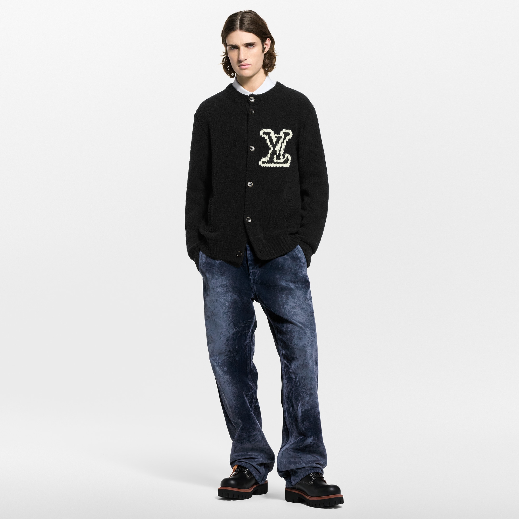 Cardigan aus Grobstrick mit Signatur als Intarsie  Herren Ready to Wear Vollständige Ready to Wear | LOUIS VUITTON (Zoom)