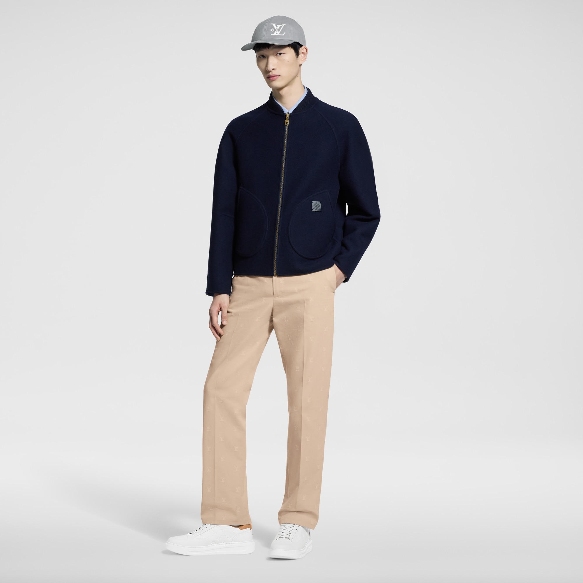 Chinohose aus Baumwoll-Jacquard mit LV Blason-Motiv  Herren Ready to Wear Hosen | LOUIS VUITTON (Zoom)