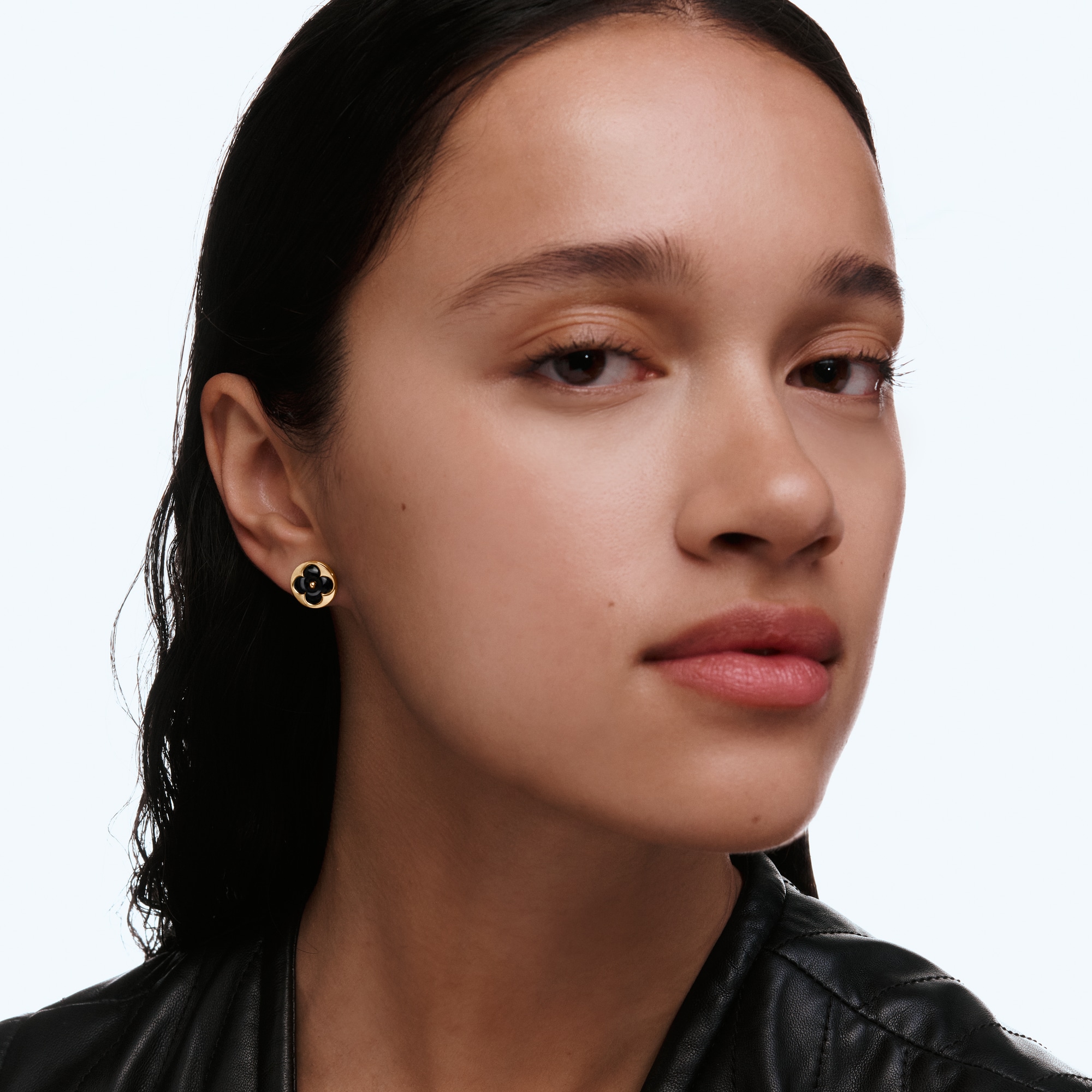 Color Blossom BB Sun Ohrstecker, Gelbgold und Onyx - Einzelstück  Schmuck Kategorien Ohrringe | LOUIS VUITTON (Zoom)