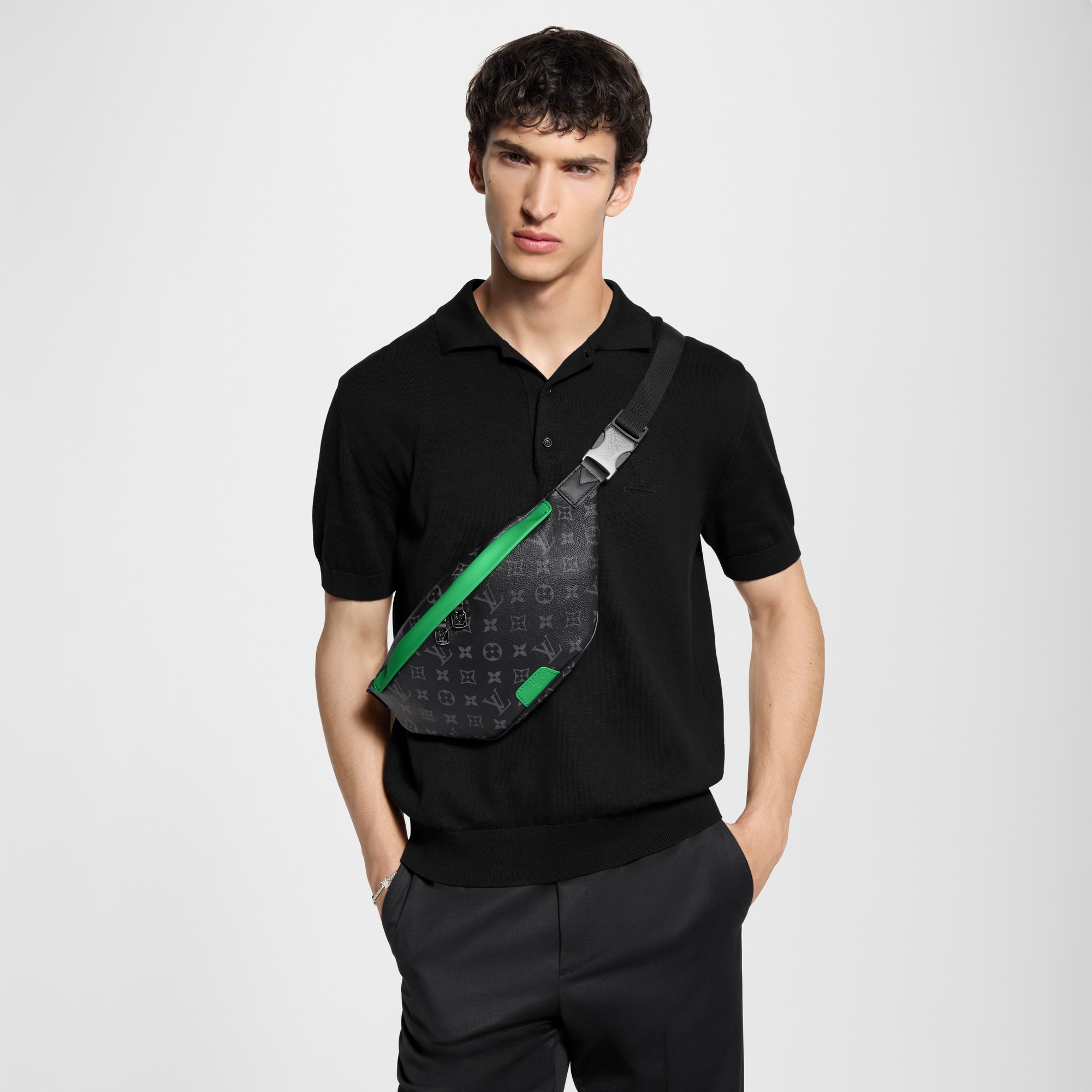 Discovery Bumbag Monogram Eclipse Taschen und Kleinlederwaren Herren Taschen Neuheiten | LOUIS VUITTON (Zoom)