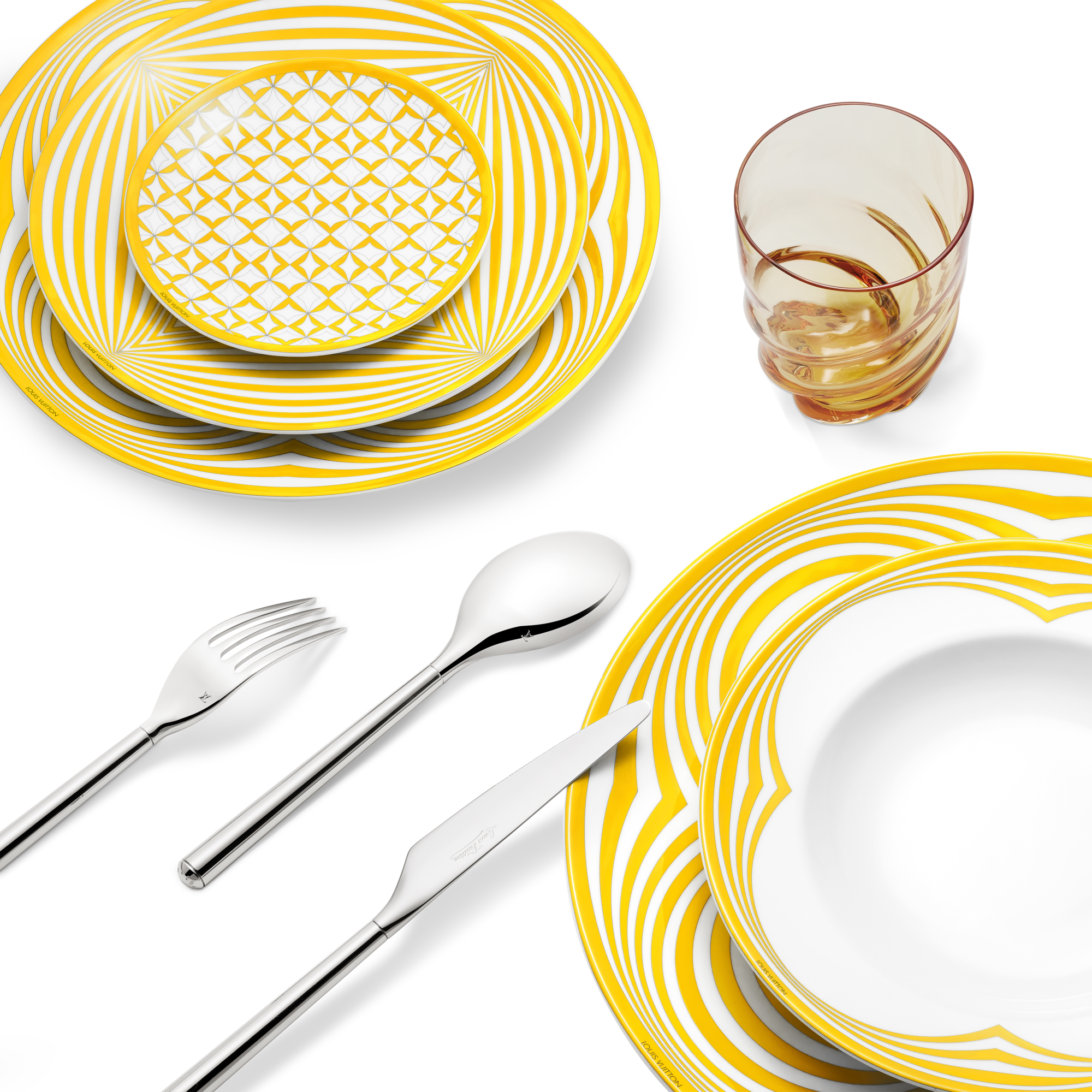 Dolce Vita Set mit 2 Esstellern  Trunks, Reisen und Wohnen Wohnen und Art of Dining Art of Dining | LOUIS VUITTON (Zoom)