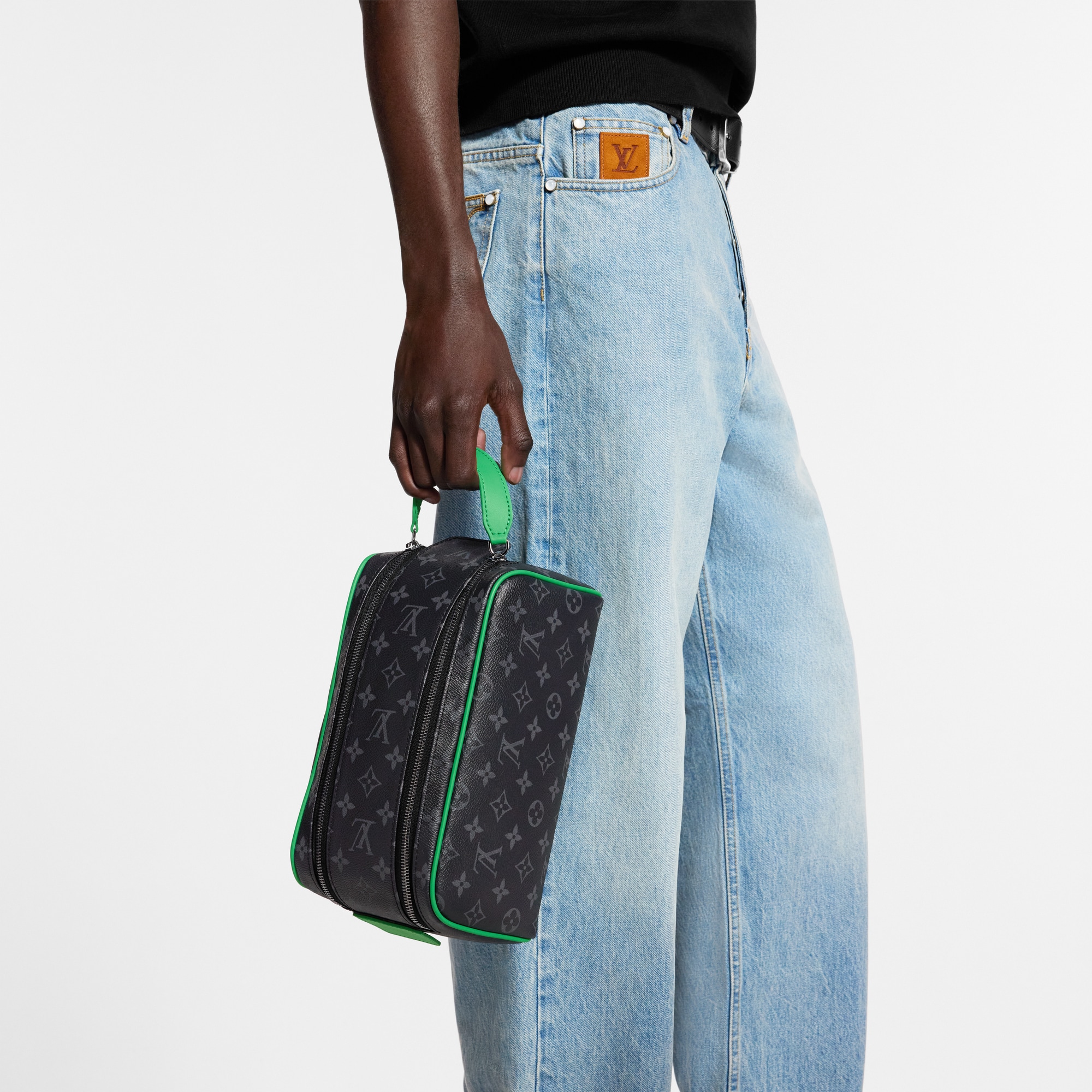 Dopp Kit Monogram Eclipse Canvas Herren Reisegepäck Reiseaccessoires | LOUIS VUITTON (Zoom)