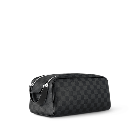 Dopp Kit Poche Toilette Damier Graphite Canvas Herren Reisegepäck Vollständige Reisegepäckkollektion und Accessoires | LOUIS VUITTON (Zoom)