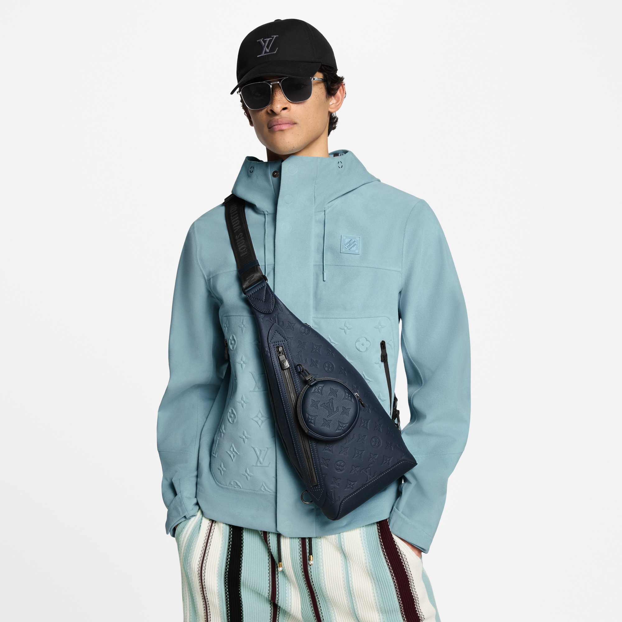 Duo Sling Bag Monogram Shadow Taschen und Kleinlederwaren Damen Handtaschen Neuheiten | LOUIS VUITTON (Zoom)