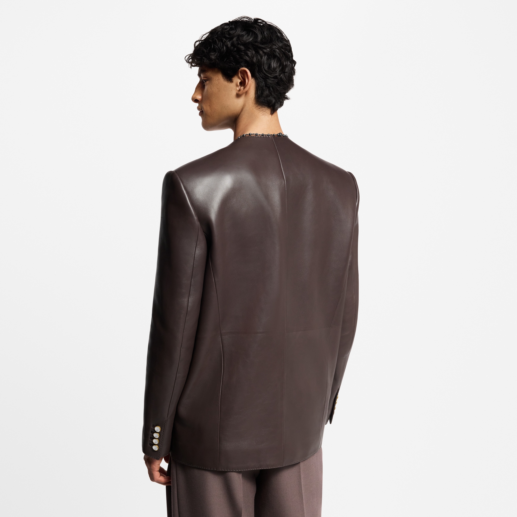 Elegantes kragenloses Jackett aus Leder  Herren Ready to Wear Sakkos und Jacketts | LOUIS VUITTON (Zoom)