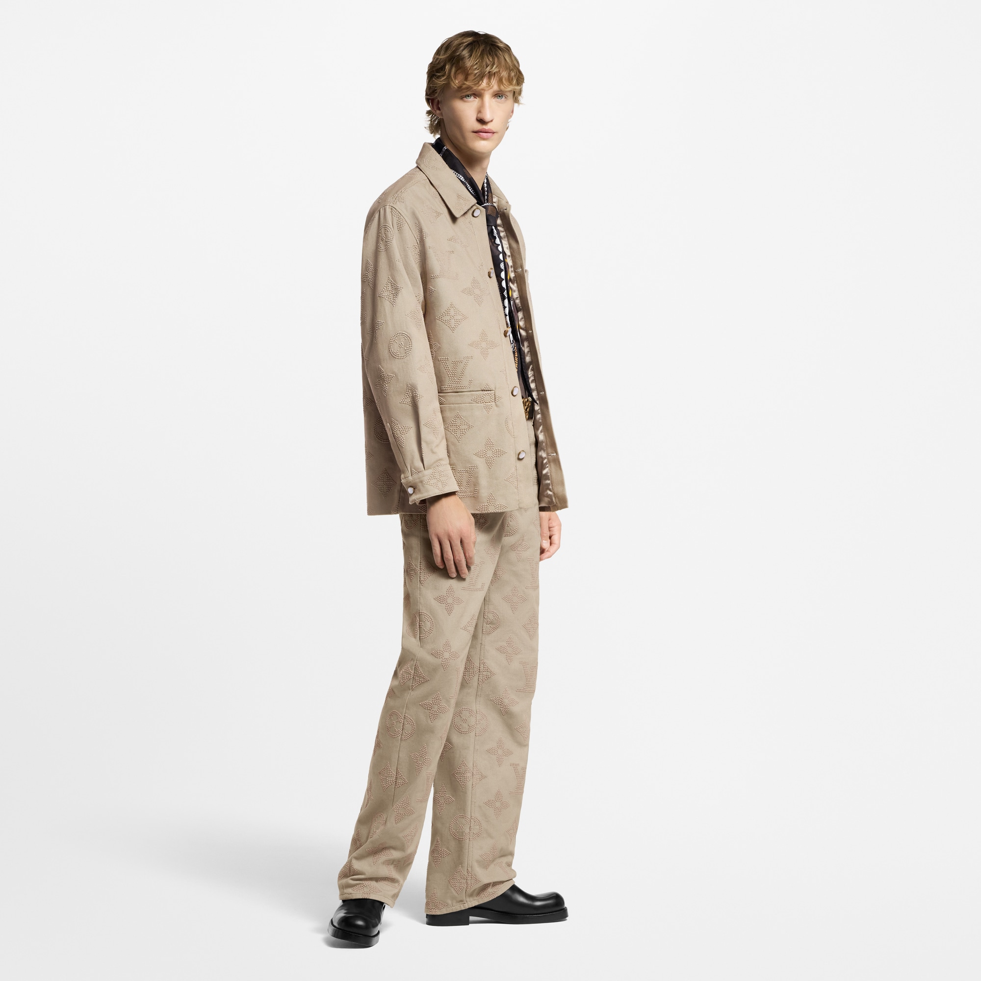 Elegantes Overshirt mit gesticktem Monogram  Herren Ready to Wear Jacken und Mäntel | LOUIS VUITTON (Zoom)
