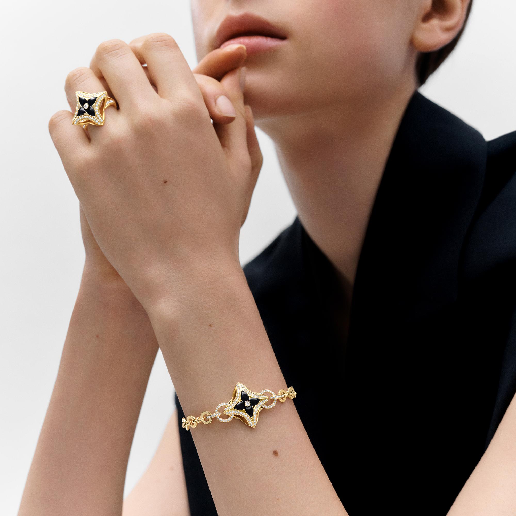 Ever Blossom Ring, Gelbgold, Onyx & Diamanten  Schmuck Kategorien Alle Schmuckstücke | LOUIS VUITTON (Zoom)