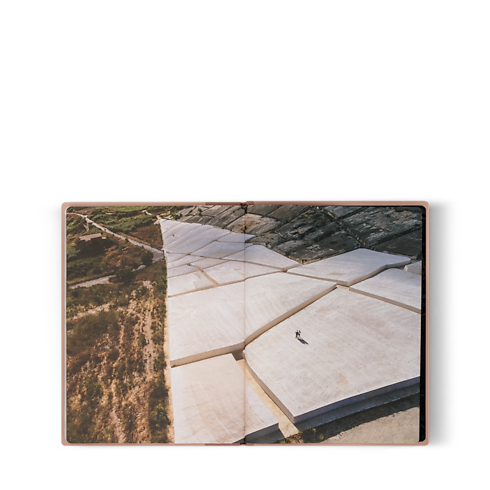 Fashion Eye Cretto di Burri Trunks, Reisen und Wohnen Bücher und Schreibaccessoires Fashion Eye | LOUIS VUITTON (Zoom)