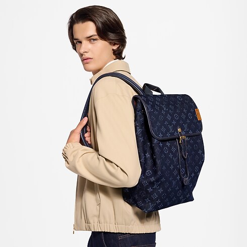 Flaneur Rucksack worn view