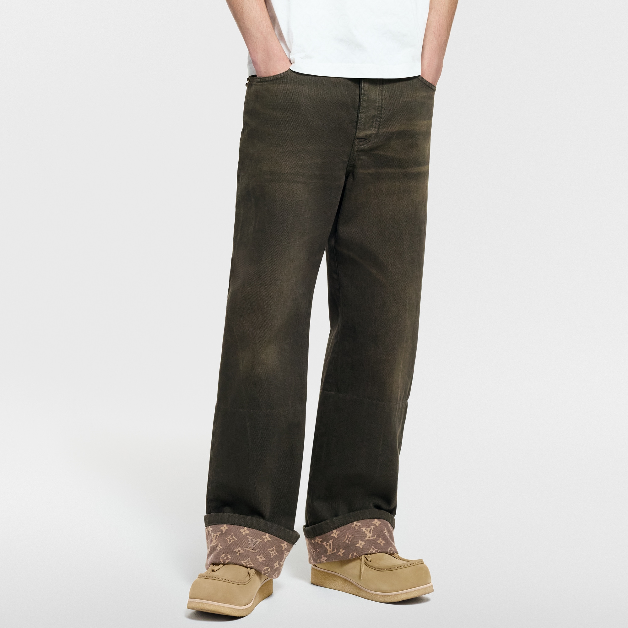 Gewachste Denim-Hose mit charakteristischen Umschlägen  Herren Ready to Wear Denim | LOUIS VUITTON (Zoom)