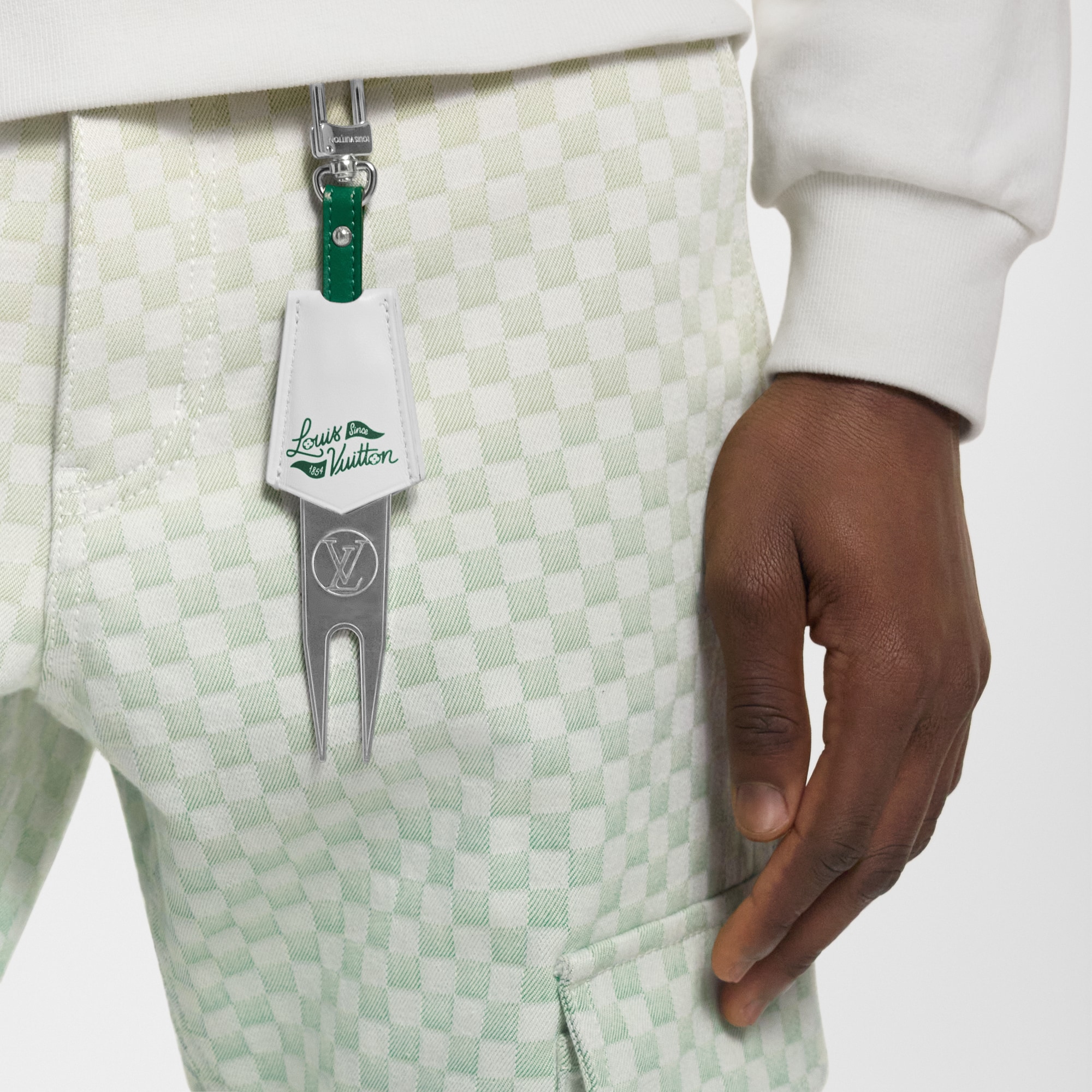Golf Pitchmark-Reparaturwerkzeug S00 Trunks, Reisen und Wohnen Sport und Freizeit } | LOUIS VUITTON (Zoom)