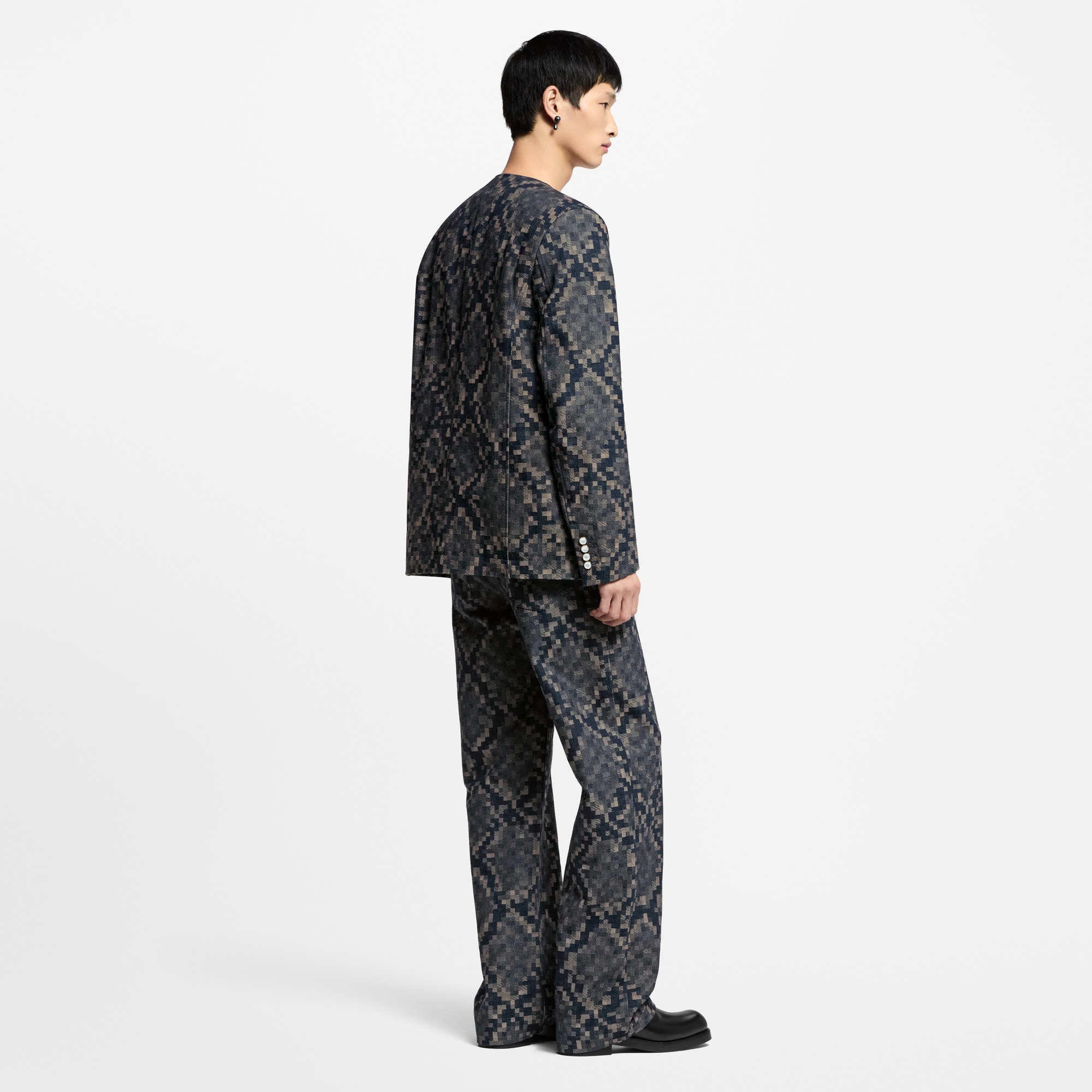 Grafische, kragenlose Jacke aus Denim  Herren Ready to Wear Vollständige Ready to Wear | LOUIS VUITTON (Zoom)