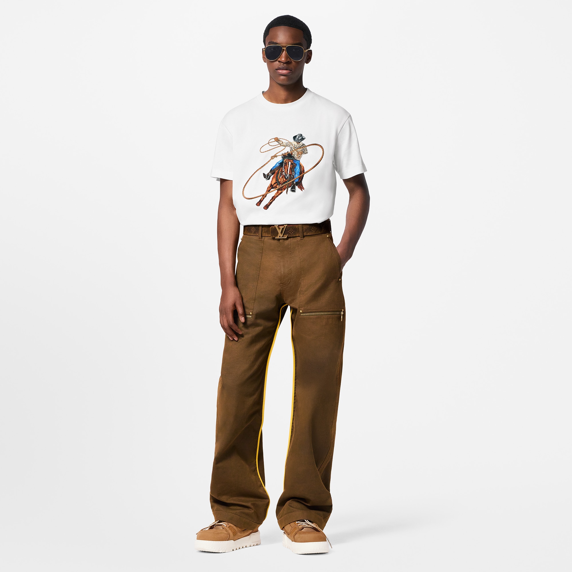 Grafisches T-Shirt aus Baumwolle mit Stickereien  Herren Ready to Wear T-Shirts und Poloshirts | LOUIS VUITTON (Zoom)