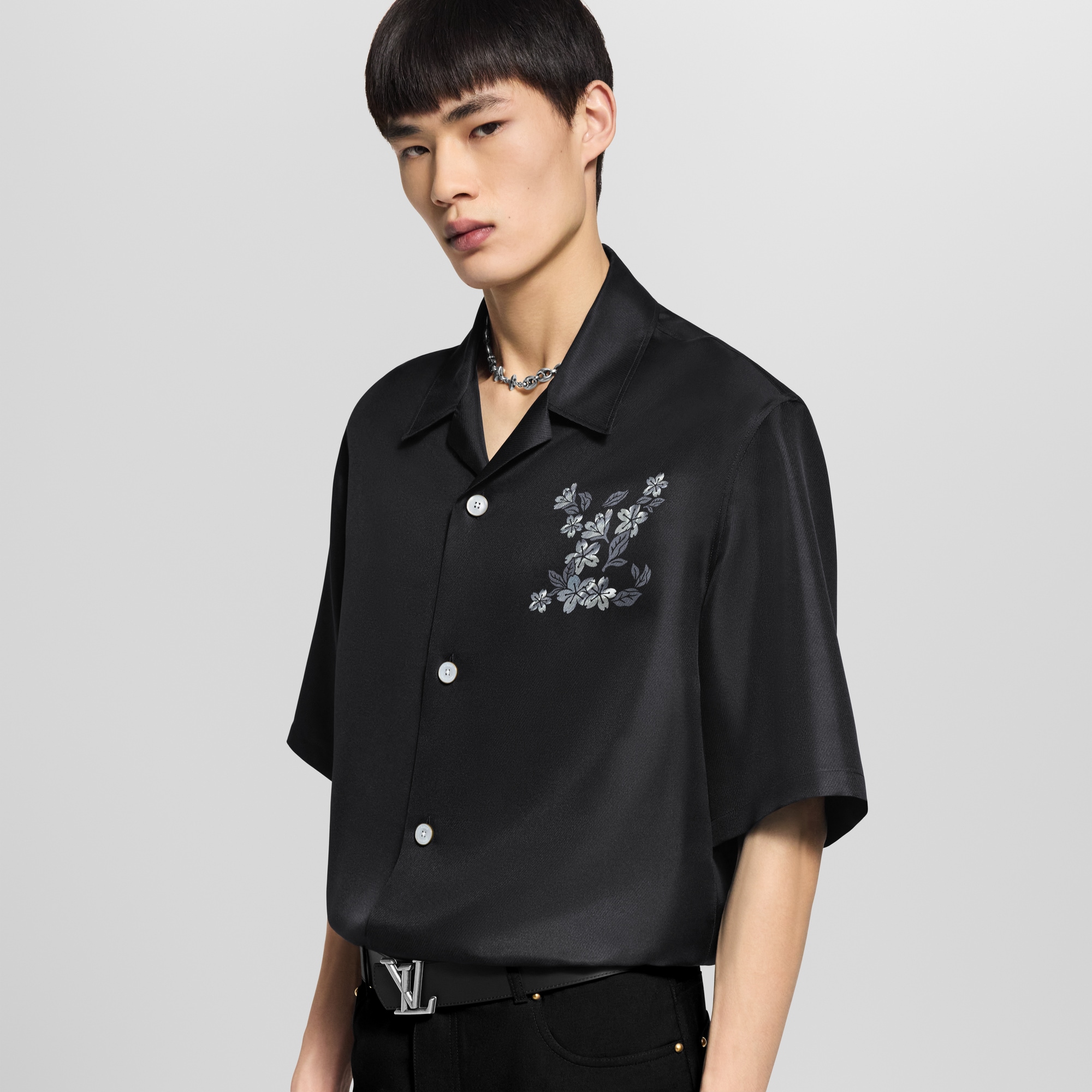 Hemd aus Seide mit gedruckter Signatur  Herren Ready to Wear Hemden | LOUIS VUITTON (Zoom)