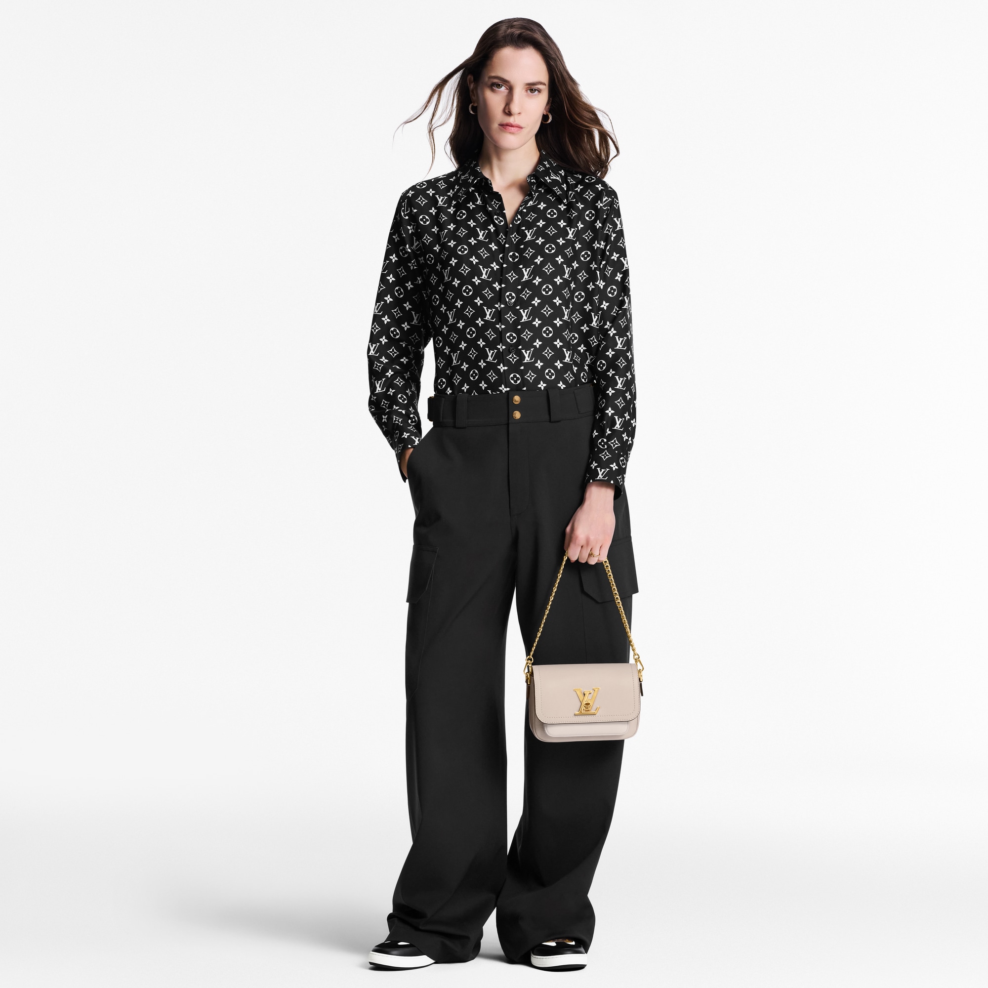Hemd aus Seide mit Monogram  Damen Ready to Wear Tops | LOUIS VUITTON (Zoom)