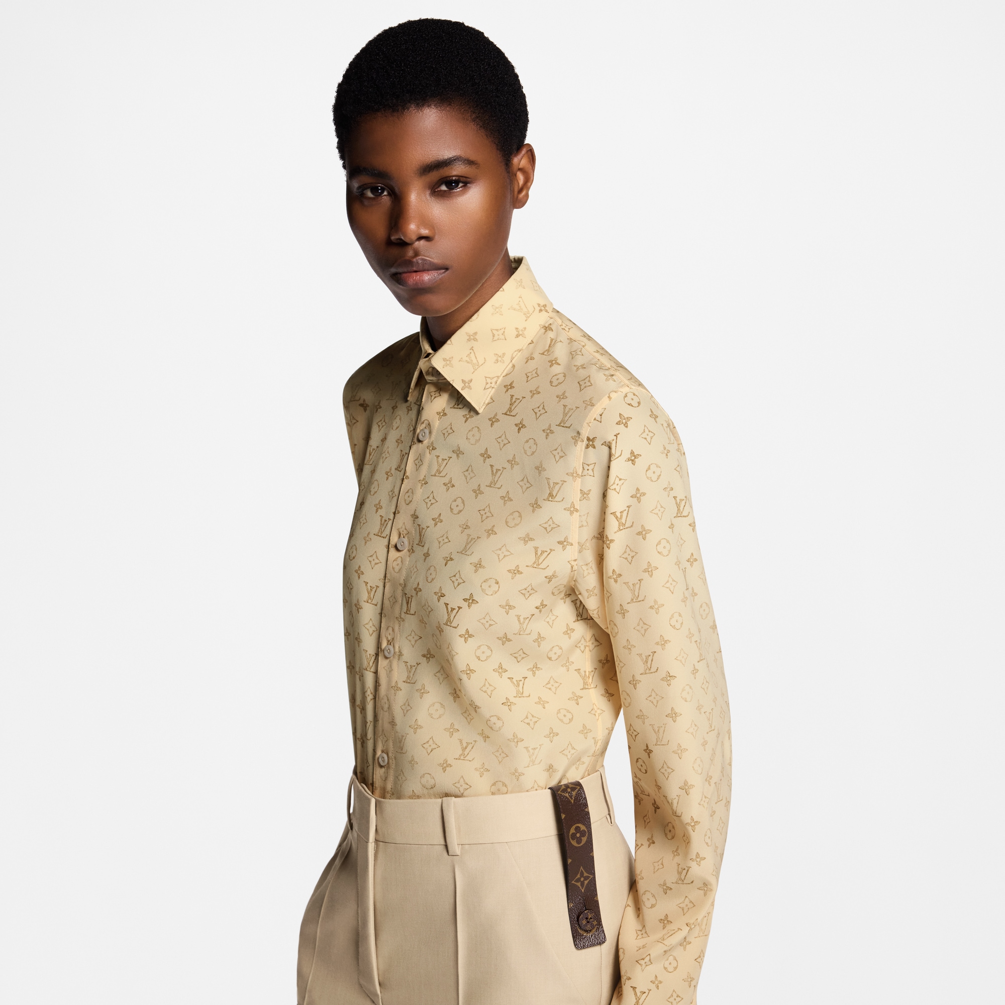Hemd aus Seide mit Monogram-Motiv im verwaschenen Design  Damen Ready to Wear Tops | LOUIS VUITTON (Zoom)