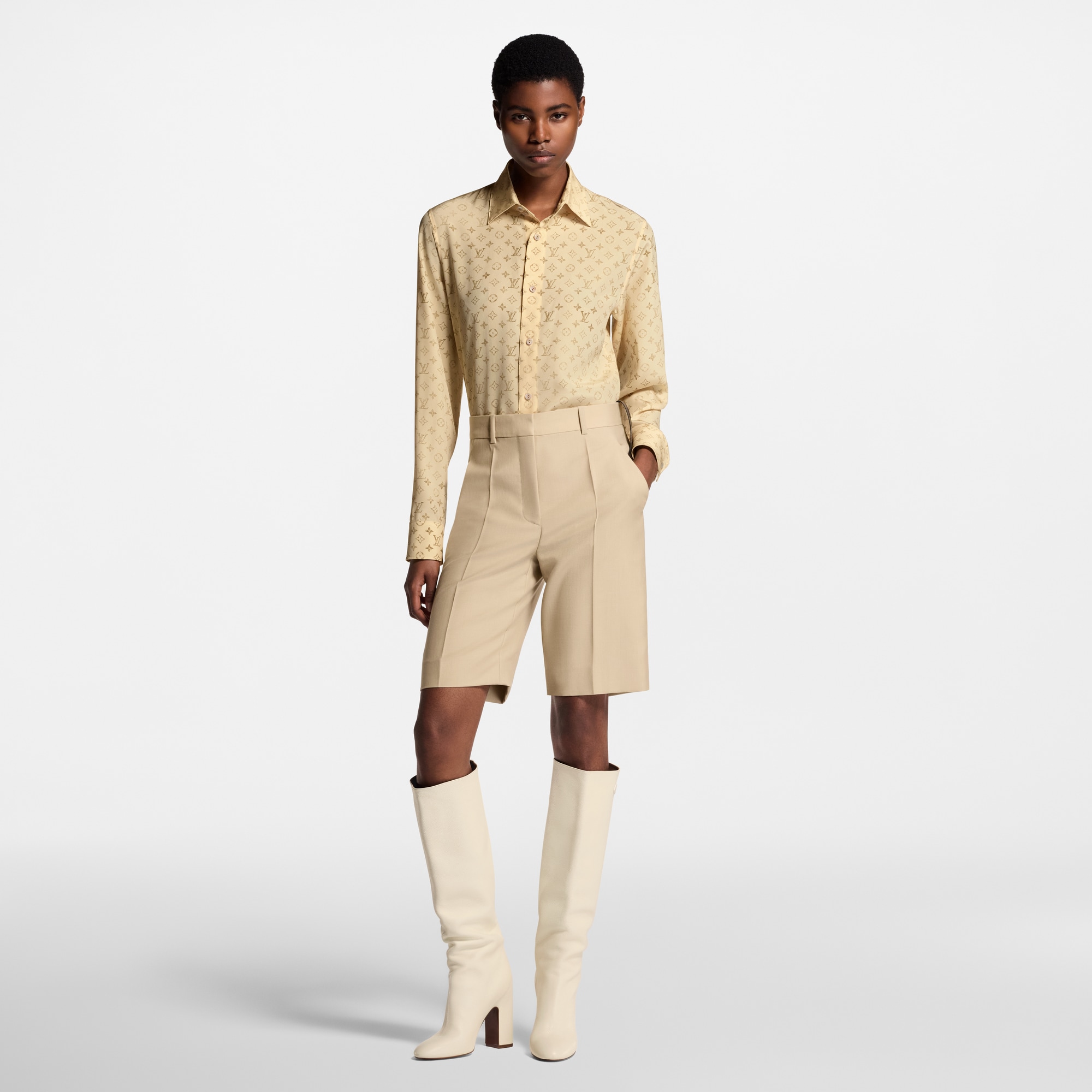 Hemd aus Seide mit Monogram-Motiv im verwaschenen Design  Damen Ready to Wear Tops | LOUIS VUITTON (Zoom)