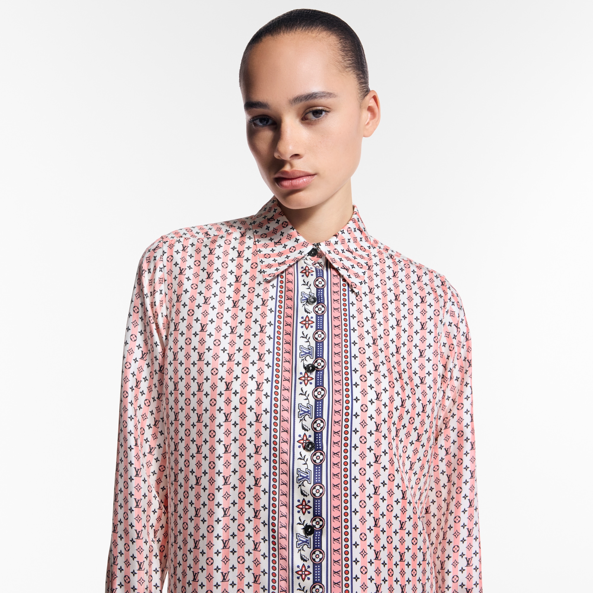 Hemd aus Seide mit Schal-Print  Damen Ready to Wear Tops | LOUIS VUITTON (Zoom)