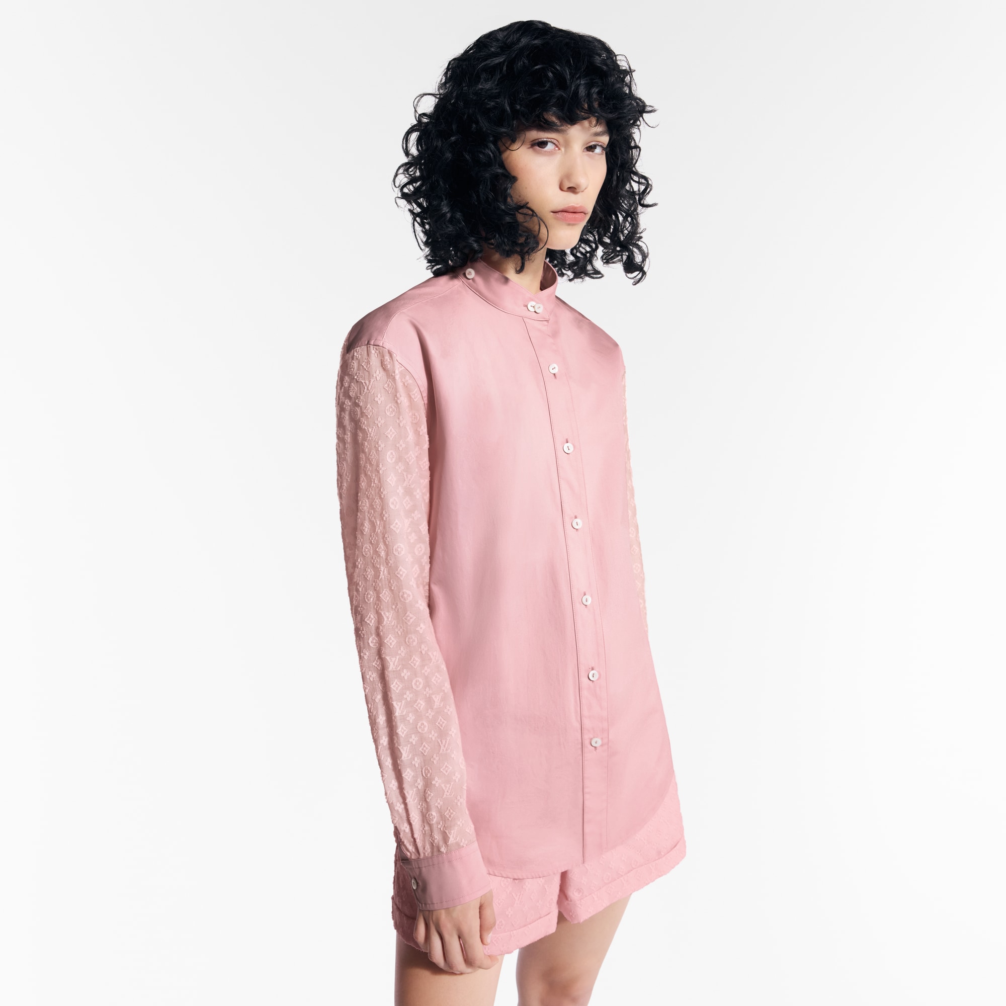 Hemd mit Monogram-Details am Ärmel  Damen Ready to Wear Tops | LOUIS VUITTON (Zoom)