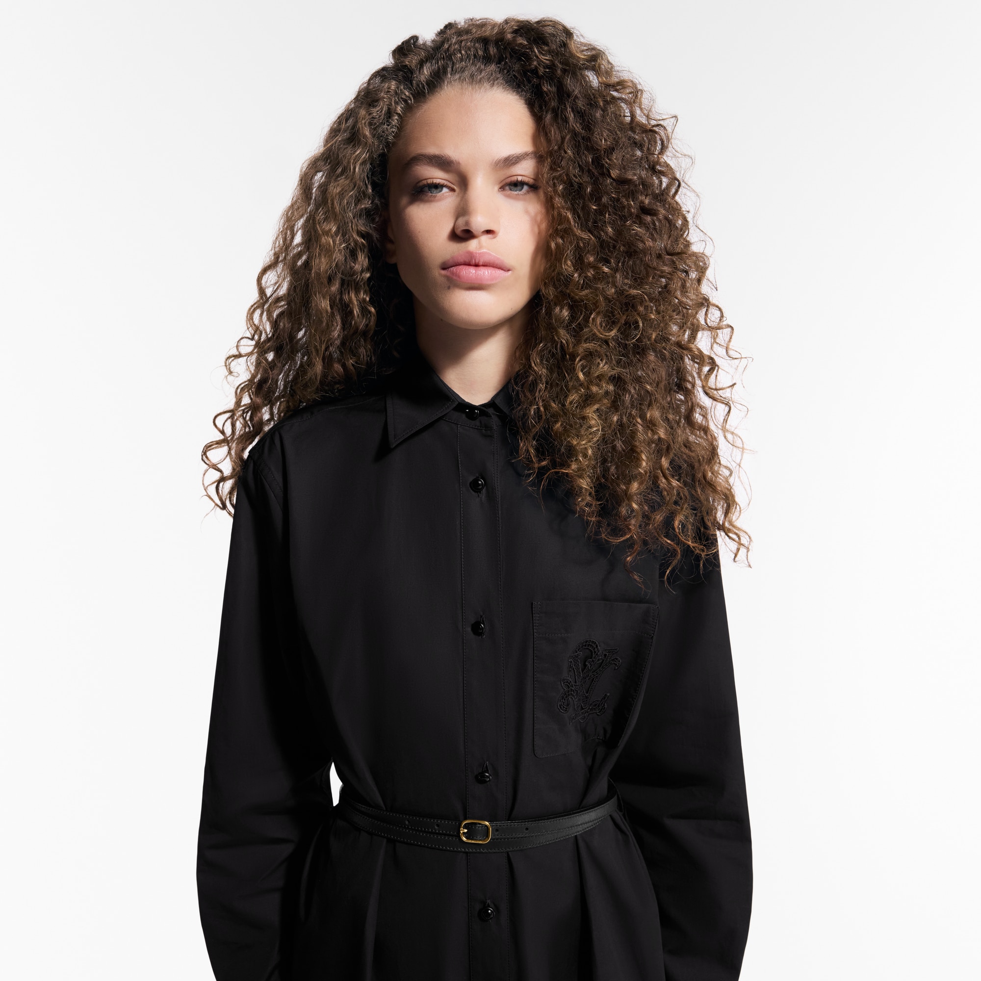 Hemdkleid mit leicht transparentem Einsatz  Damen Ready to Wear Kleider | LOUIS VUITTON (Zoom)