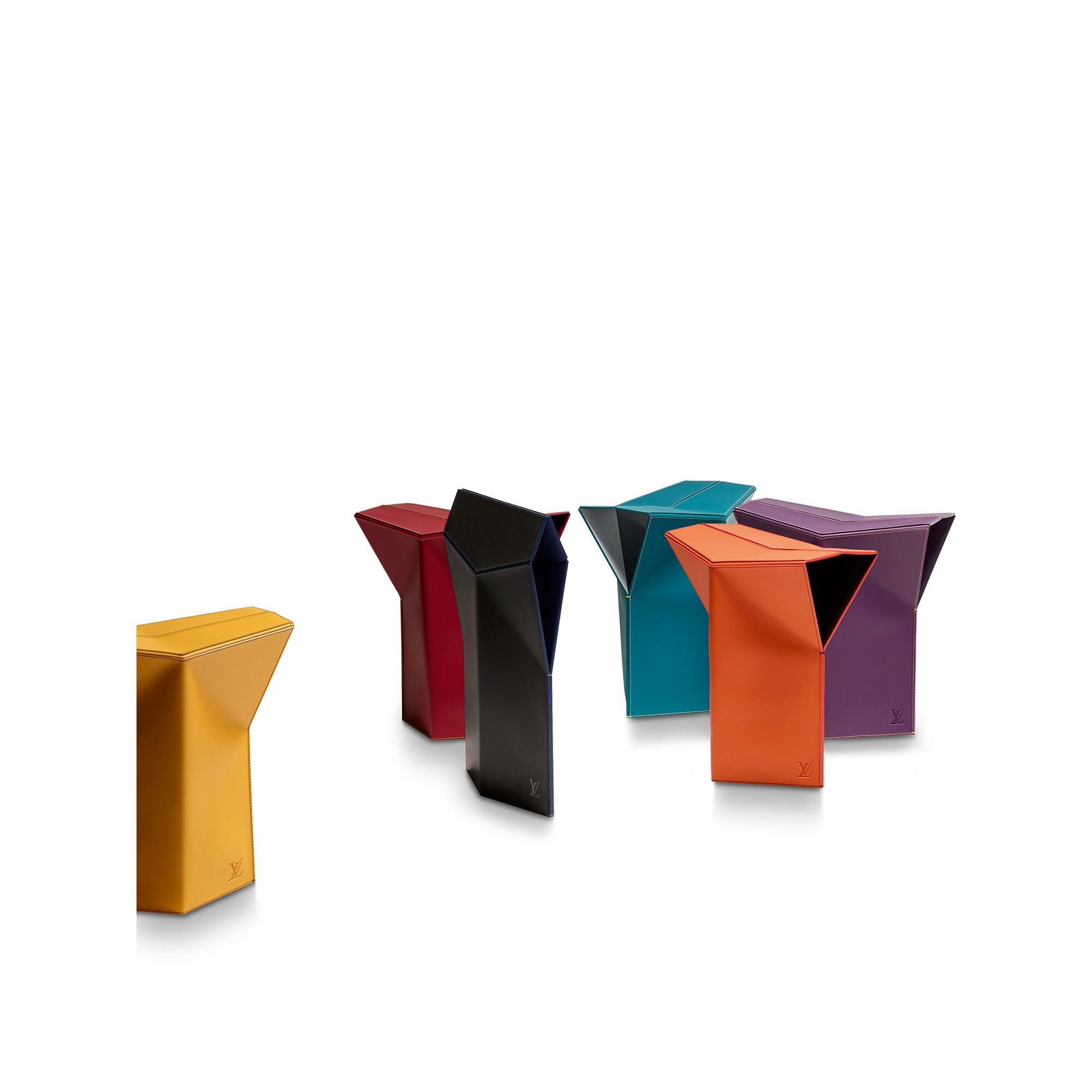 Hocker von Atelier Oï  Trunks, Reisen und Wohnen Wohnen und Art of Dining Designmöbel | LOUIS VUITTON (Zoom)