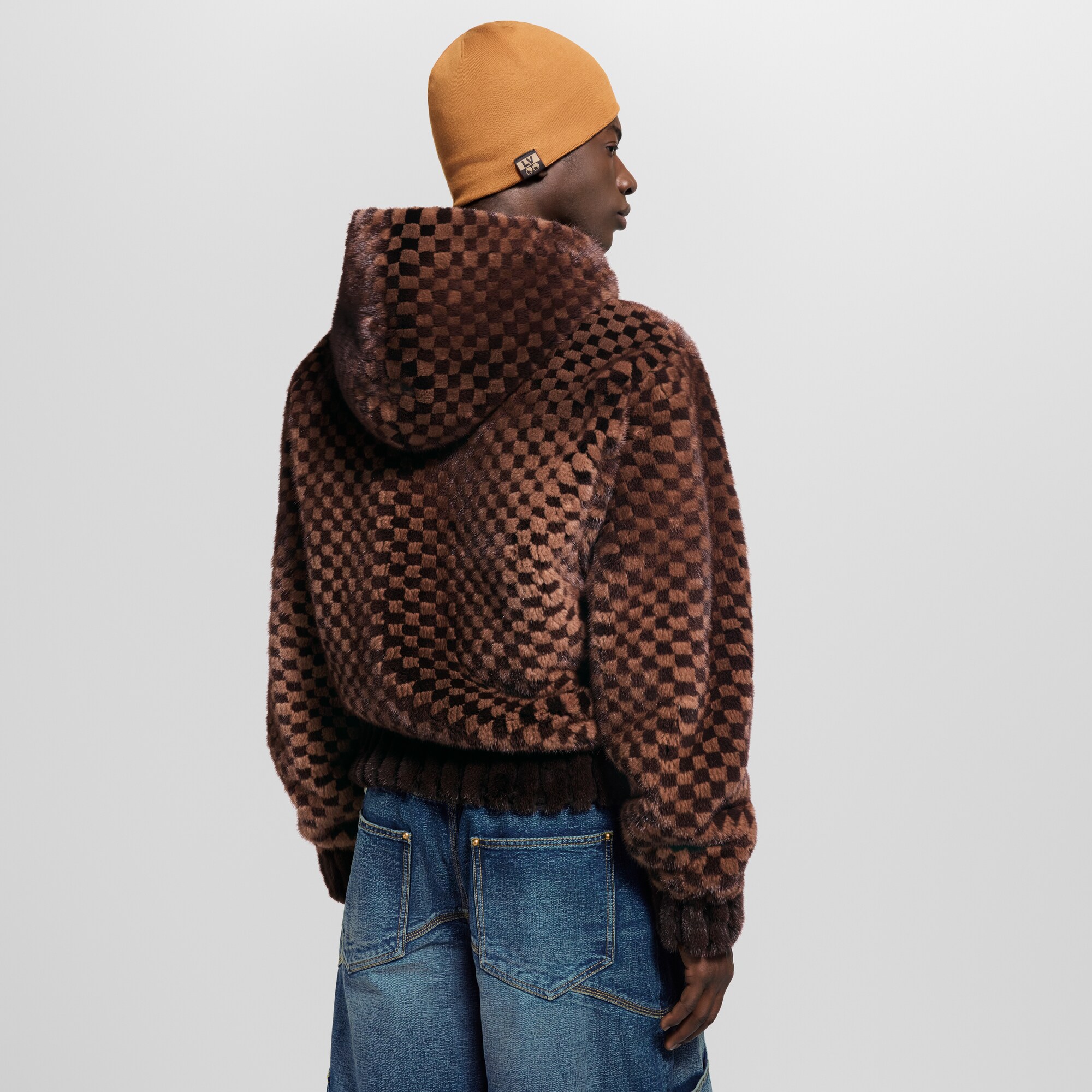 Hoodie aus Pelz mit Reißverschluss, Damier-Motiv und Intarsien  Herren Ready to Wear Vollständige Ready to Wear | LOUIS VUITTON (Zoom)