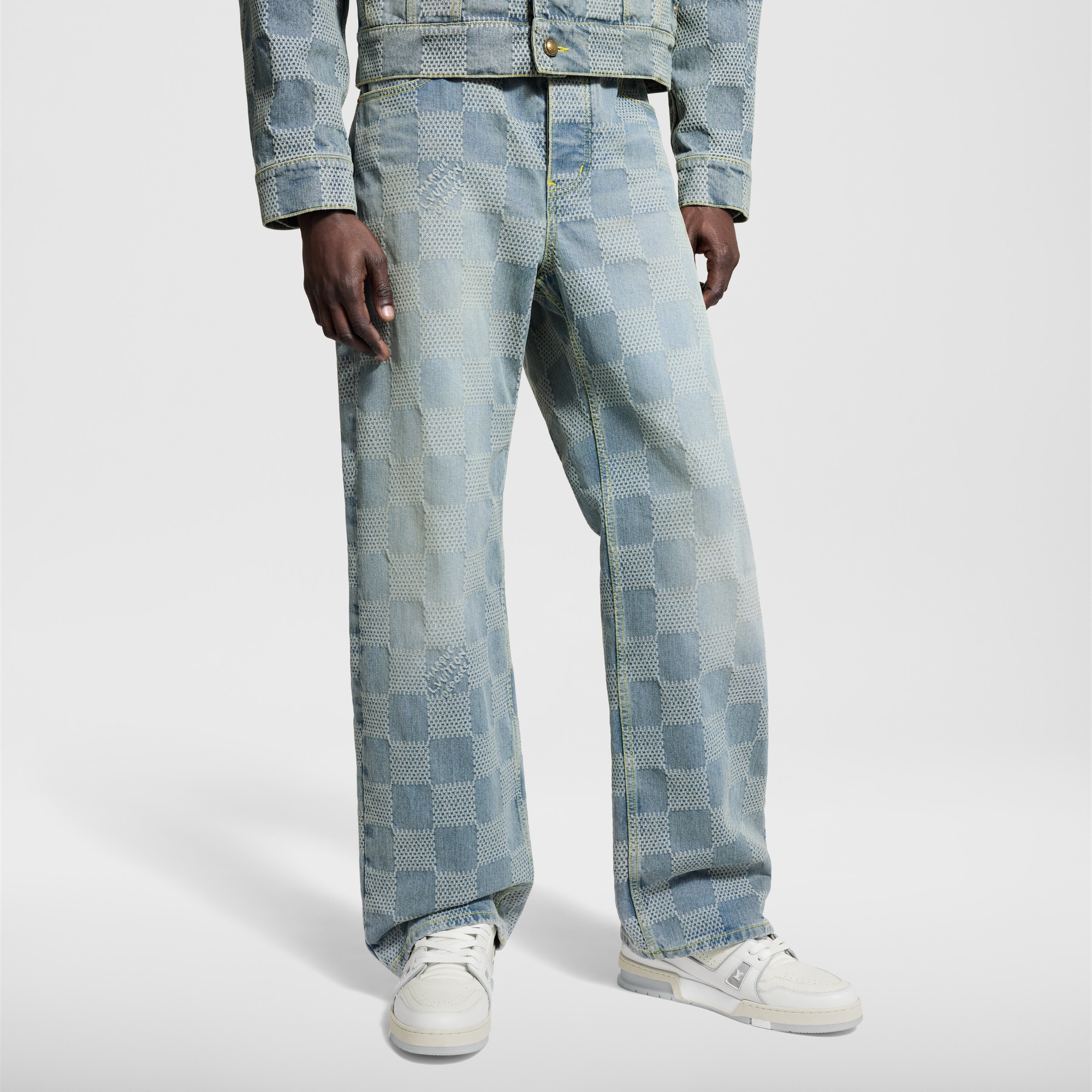 Hose aus Denim im Skater-Look mit Damier-Motiv  Herren Ready to Wear Denim | LOUIS VUITTON (Zoom)