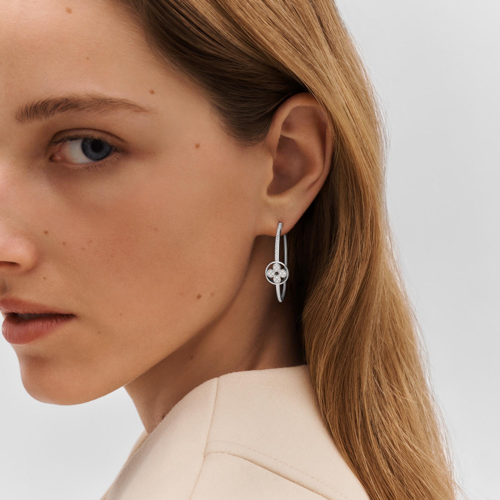 Idylle Blossom Creolen, Weißgold und Diamanten  Schmuck Kategorien Alle Schmuckstücke | LOUIS VUITTON (Zoom)