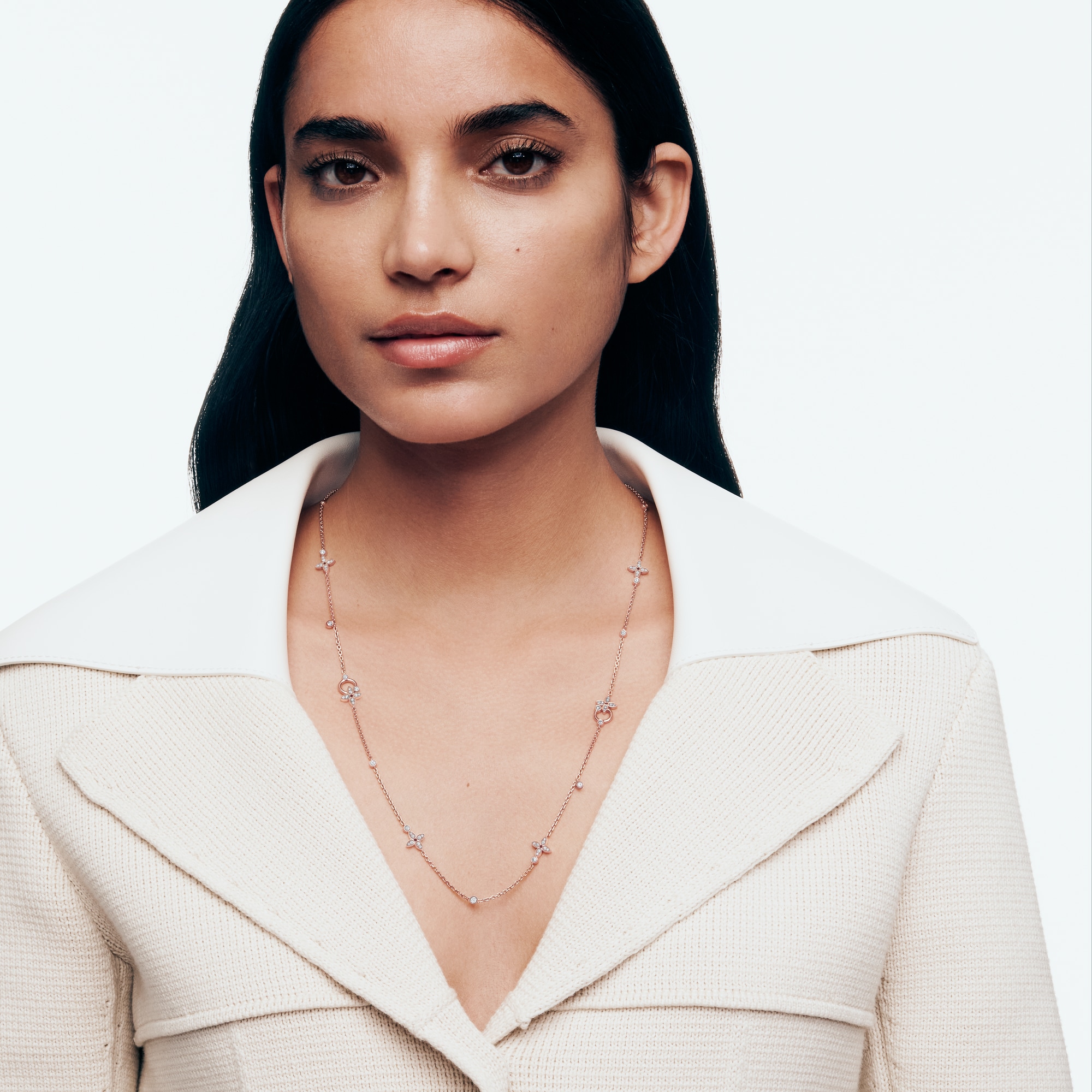 Idylle Blossom lange Halskette mit mehreren Motiven, Roségold und Diamanten  Schmuck Kategorien Halsketten und Anhänger | LOUIS VUITTON (Zoom)