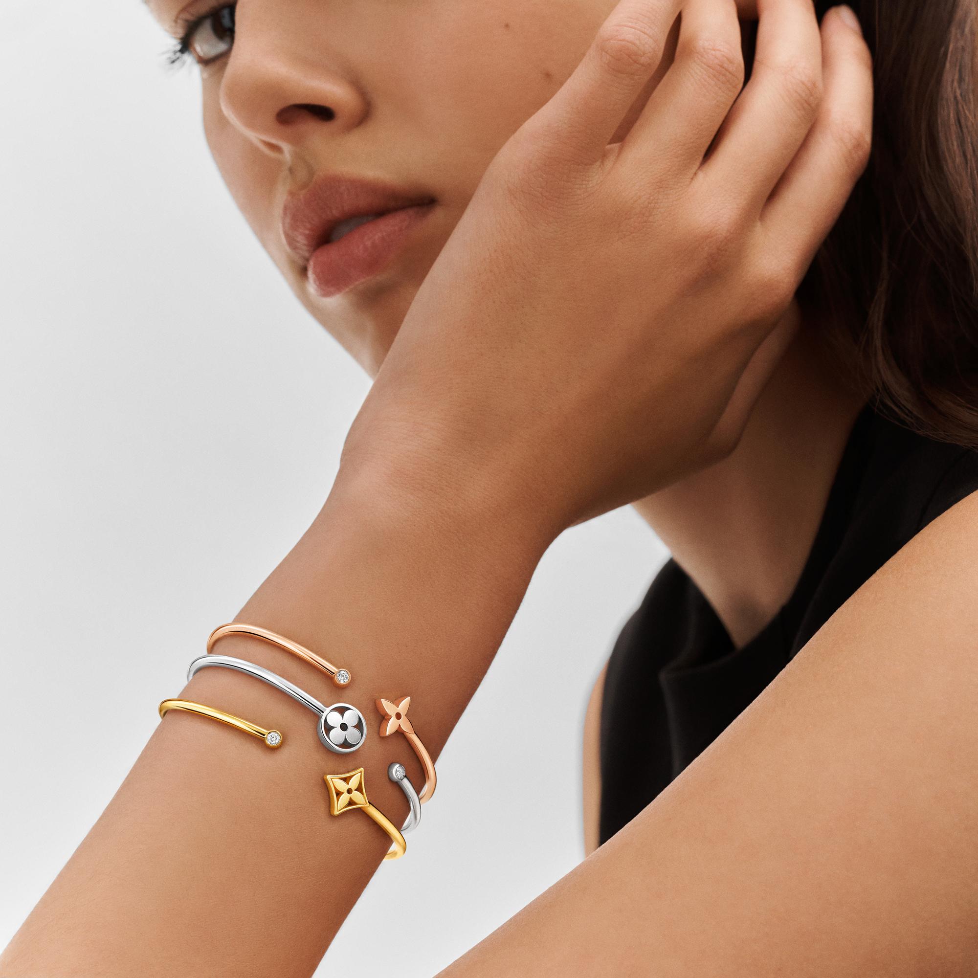 Idylle Blossom Twist Armreif, Weißgold  Schmuck Kategorien Alle Schmuckstücke | LOUIS VUITTON (Zoom)