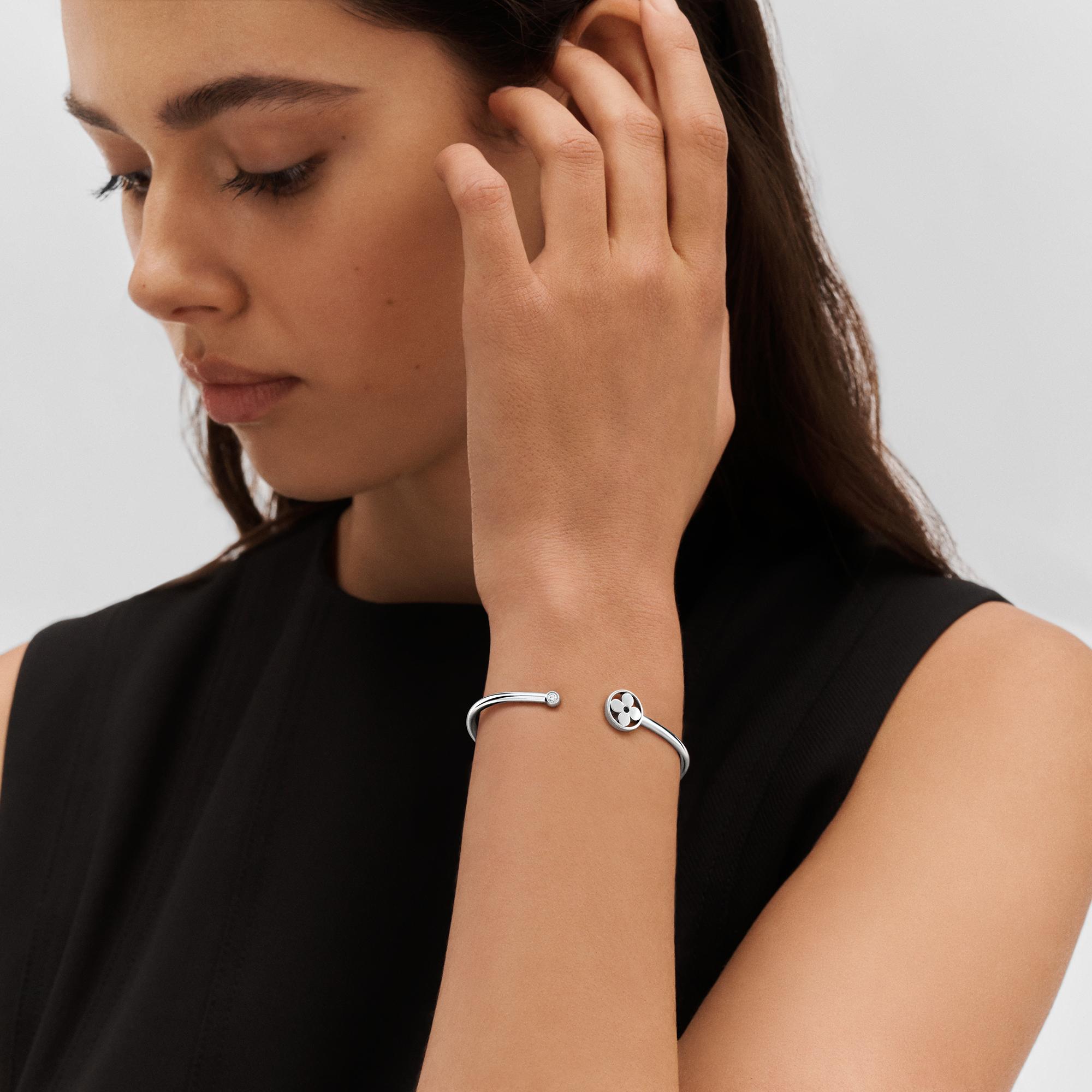 Idylle Blossom Twist Armreif, Weißgold  Schmuck Kategorien Alle Schmuckstücke | LOUIS VUITTON (Zoom)