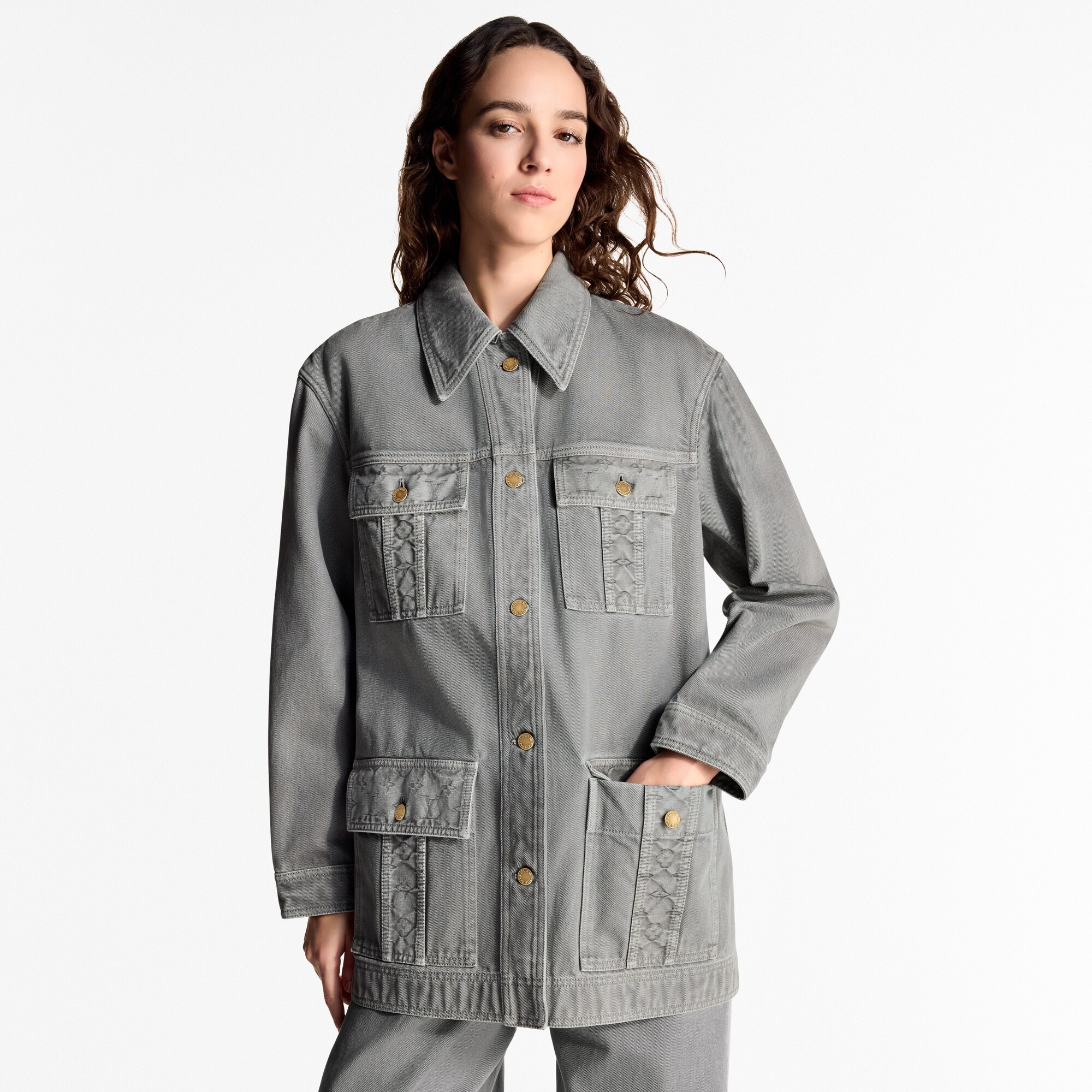 Jacke aus Denim mit Pattentaschen  Damen Ready to Wear Mäntel und Jacken | LOUIS VUITTON (Zoom)