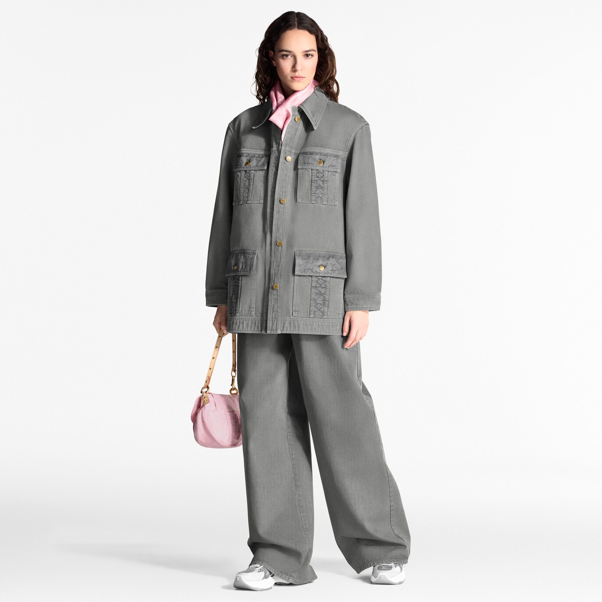 Jacke aus Denim mit Pattentaschen  Damen Ready to Wear Mäntel und Jacken | LOUIS VUITTON (Zoom)