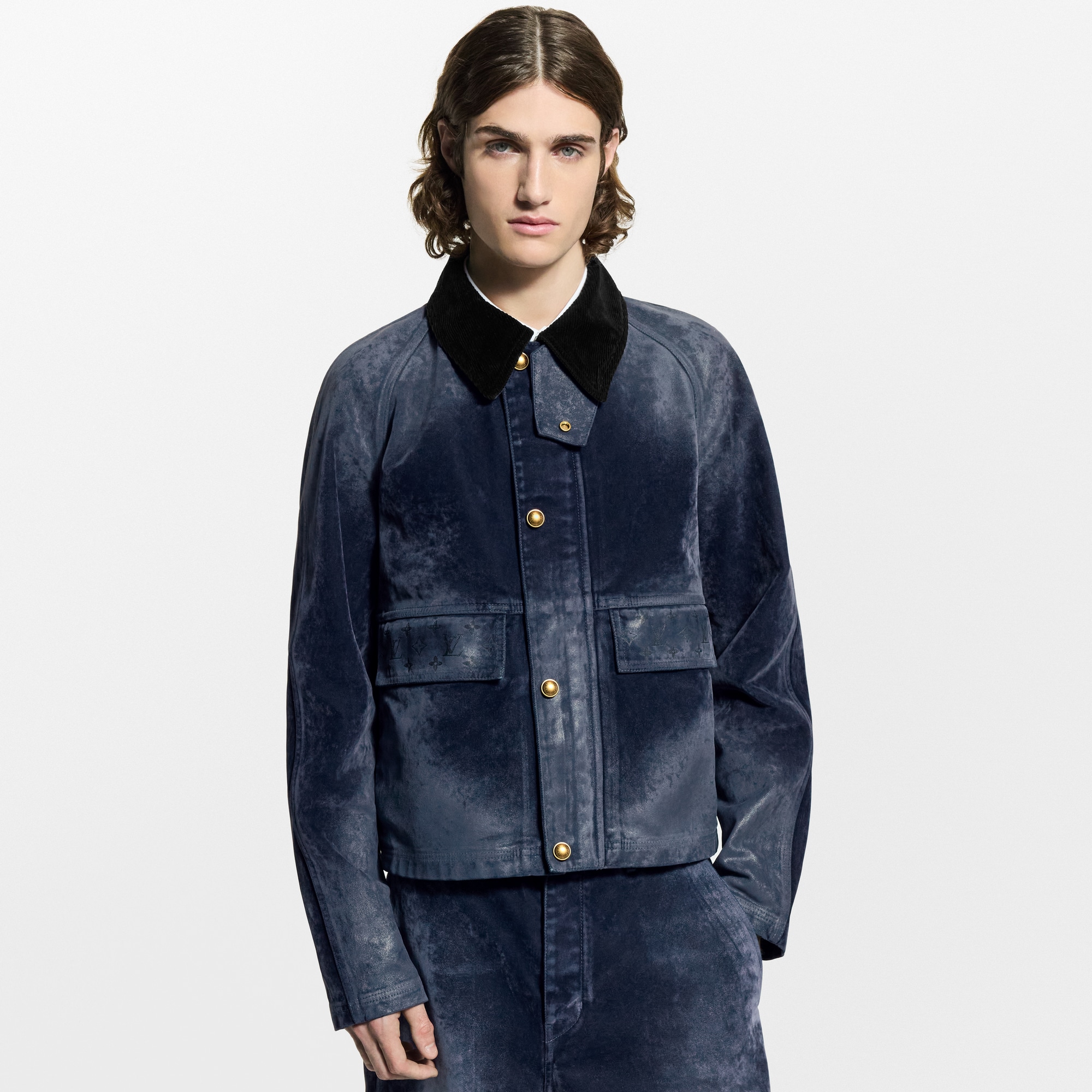 Jacke aus geflocktem Denim mit Monogram-Details  Herren Ready to Wear Jacken und Mäntel | LOUIS VUITTON (Zoom)