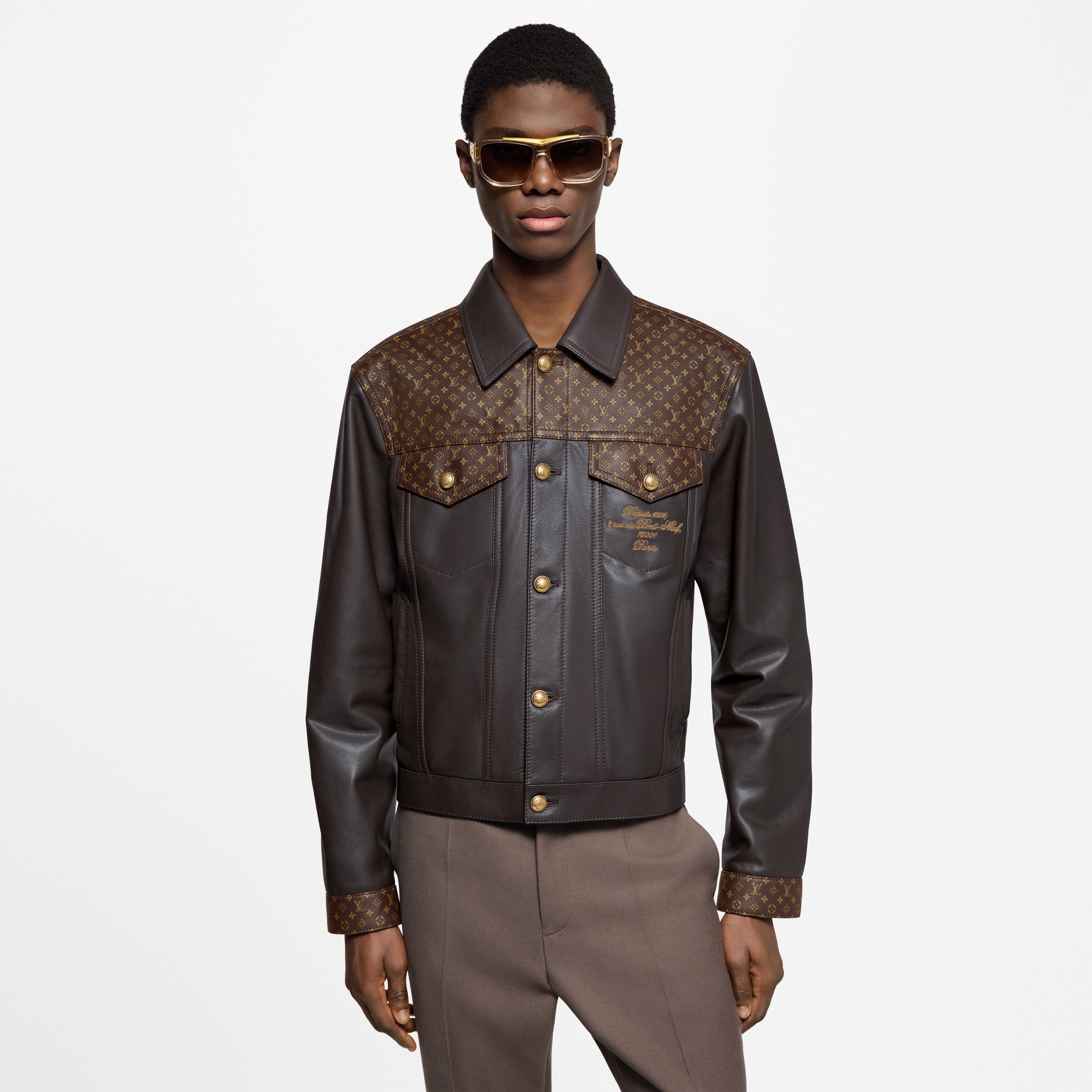 Jacke im Trucker-Stil aus Leder mit Verzierungen  Herren Ready to Wear Jacken und Mäntel | LOUIS VUITTON (Zoom)