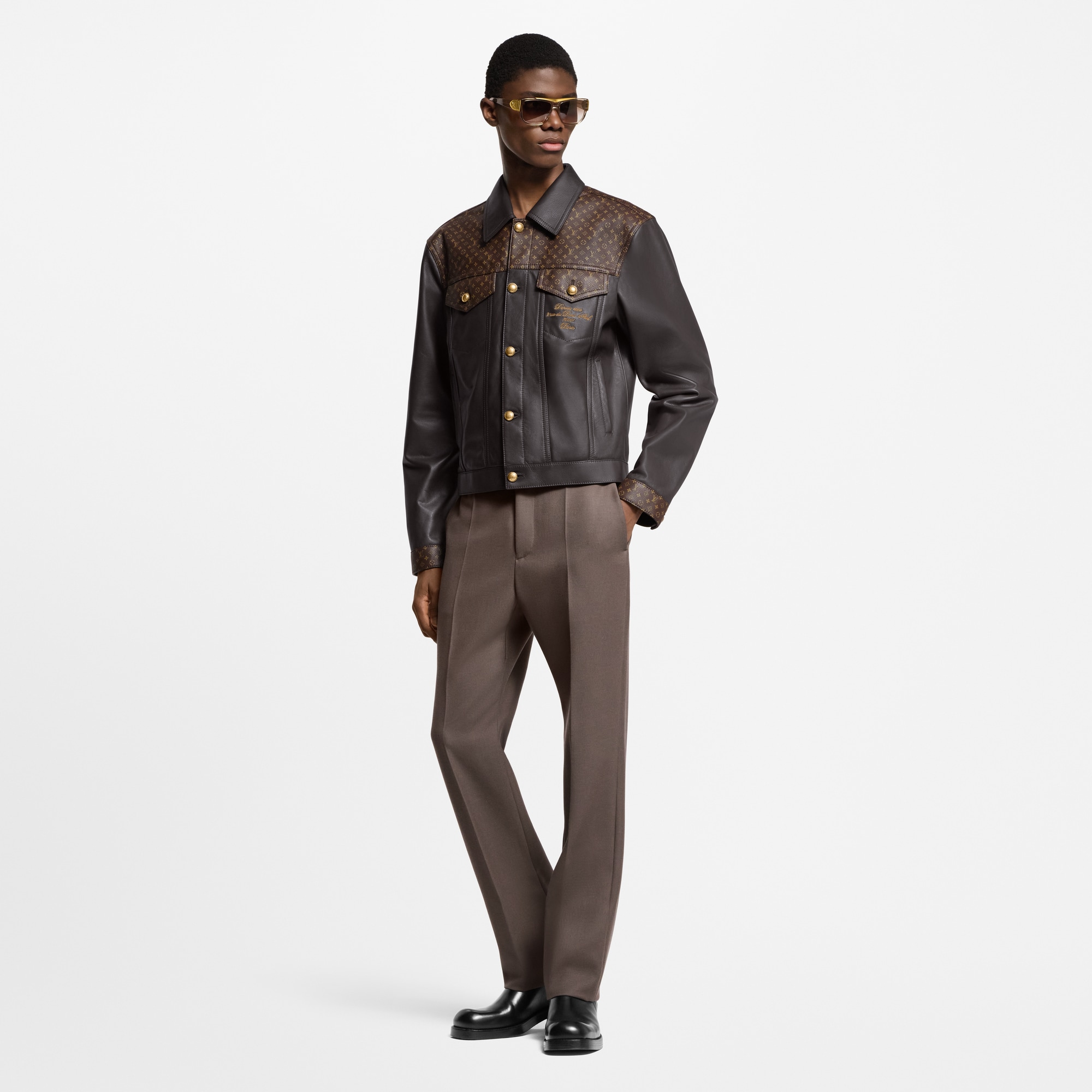 Jacke im Trucker-Stil aus Leder mit Verzierungen  Herren Ready to Wear Jacken und Mäntel | LOUIS VUITTON (Zoom)