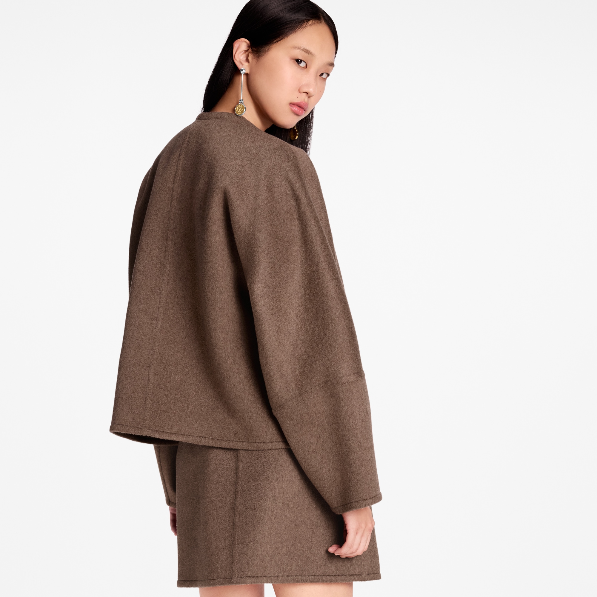 Jacke mit Ballonärmeln und Bindeband aus Spitze  Damen Ready to Wear Mäntel und Jacken | LOUIS VUITTON (Zoom)