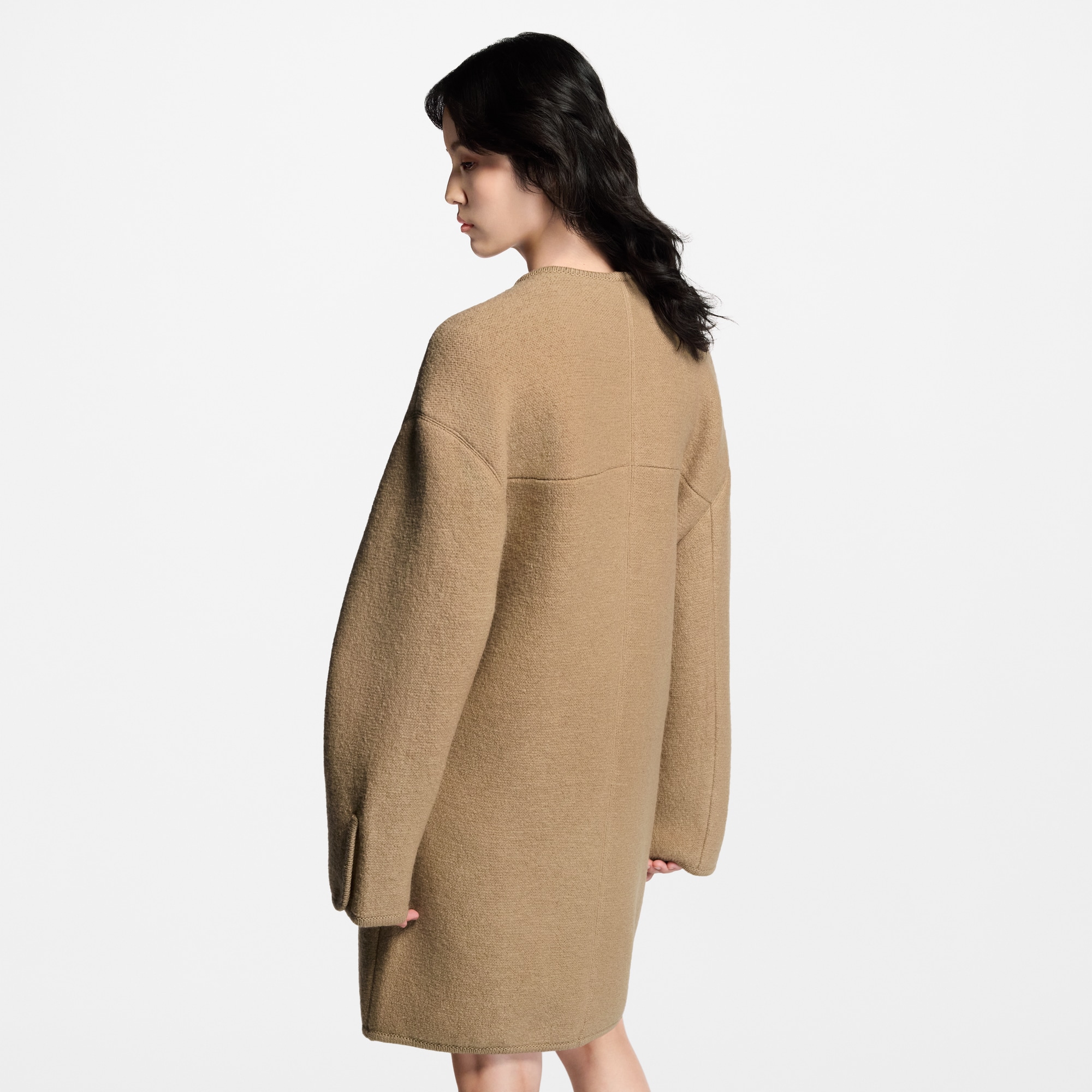 Kantig geschnittener Mantel mit Karabinerhaken  Damen Ready to Wear Mäntel und Jacken | LOUIS VUITTON (Zoom)