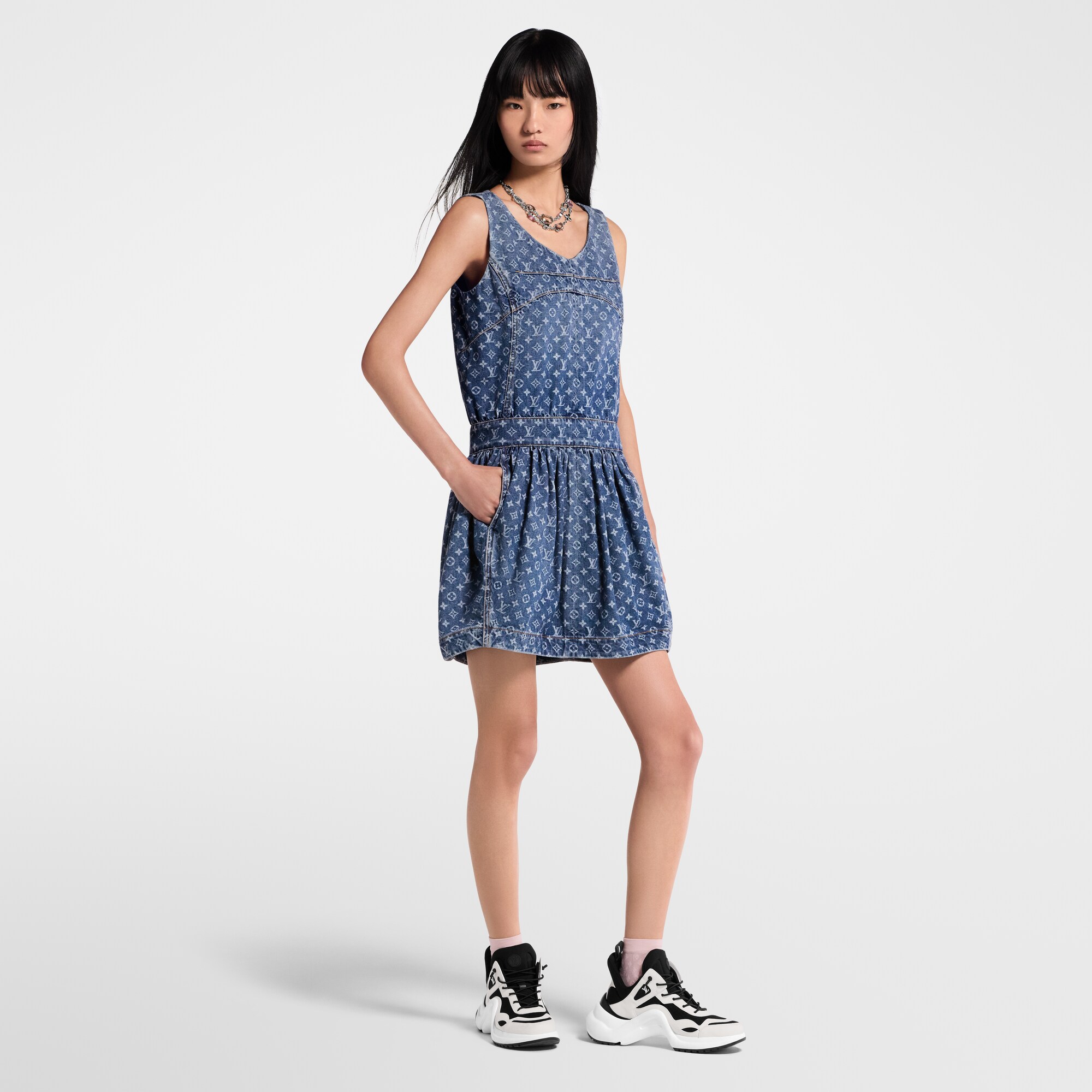 Kleid aus Denim mit Monogram  Damen Ready to Wear Kleider | LOUIS VUITTON (Zoom)