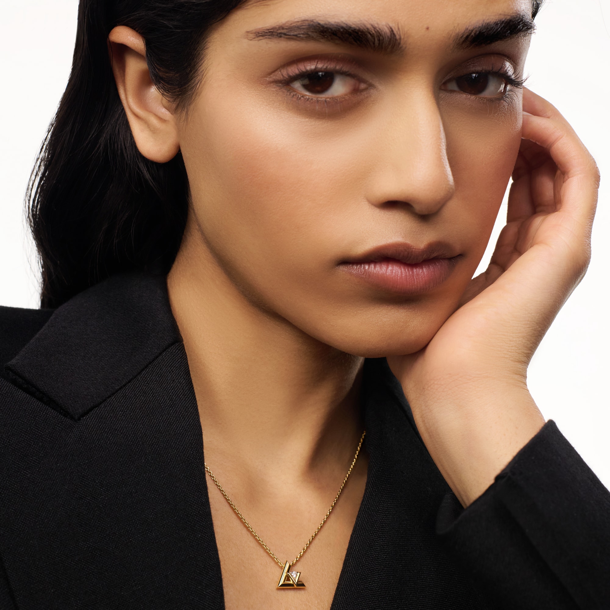 Kleiner LV Volt One Anhänger, Gelbgold und Diamant  Schmuck Kategorien Alle Schmuckstücke | LOUIS VUITTON (Zoom)